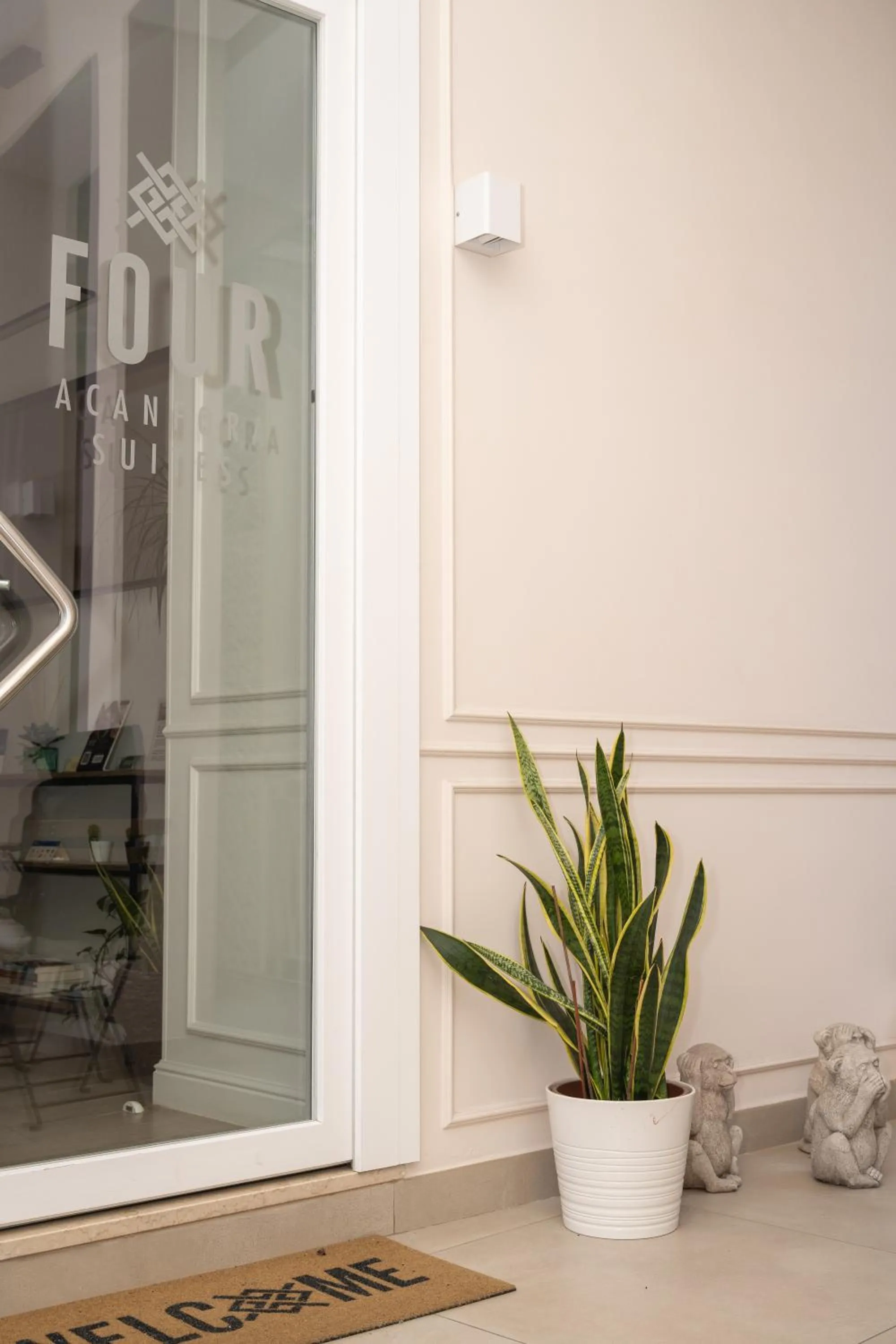 Facade/entrance in Four Pompei