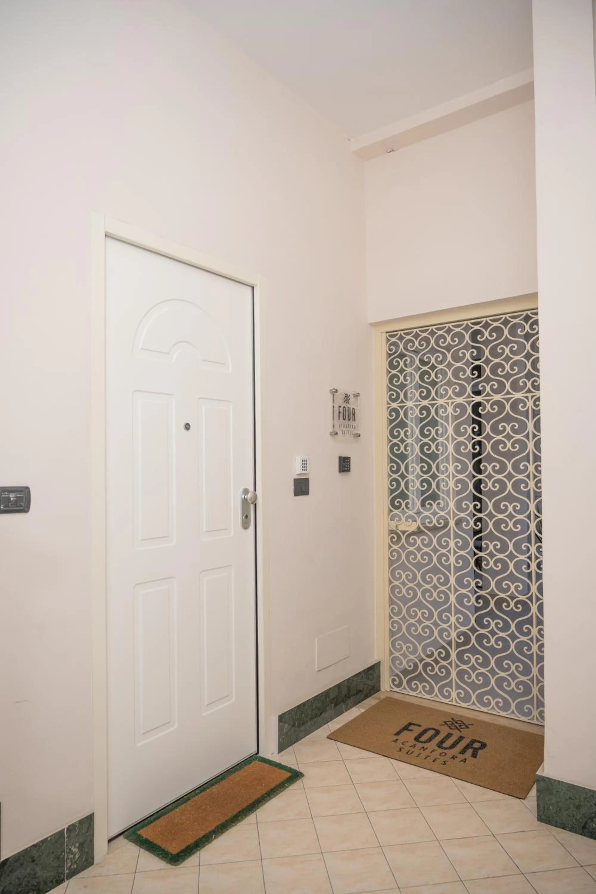 Facade/entrance in Four Pompei