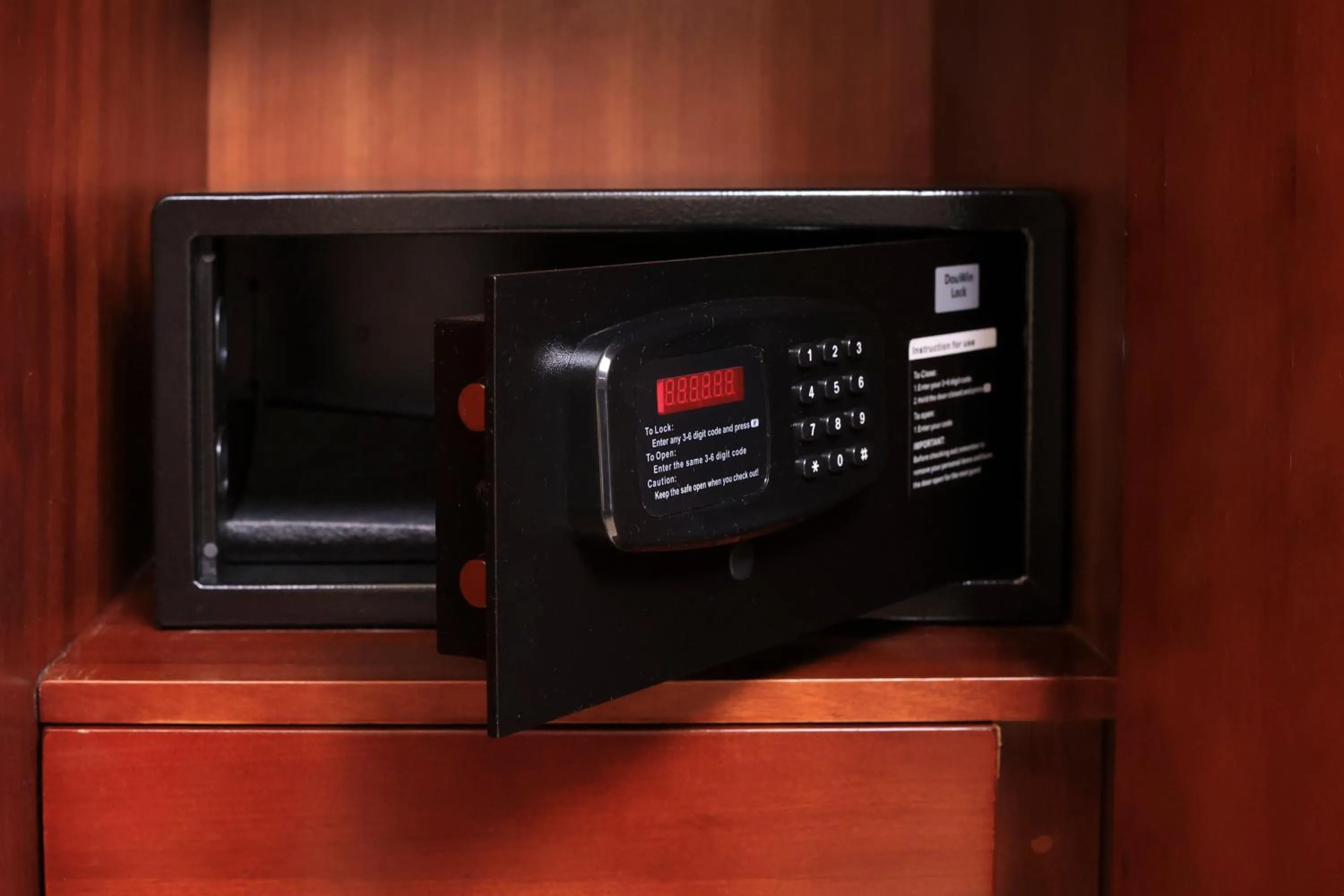 Royal Suites Hotel-Kampala