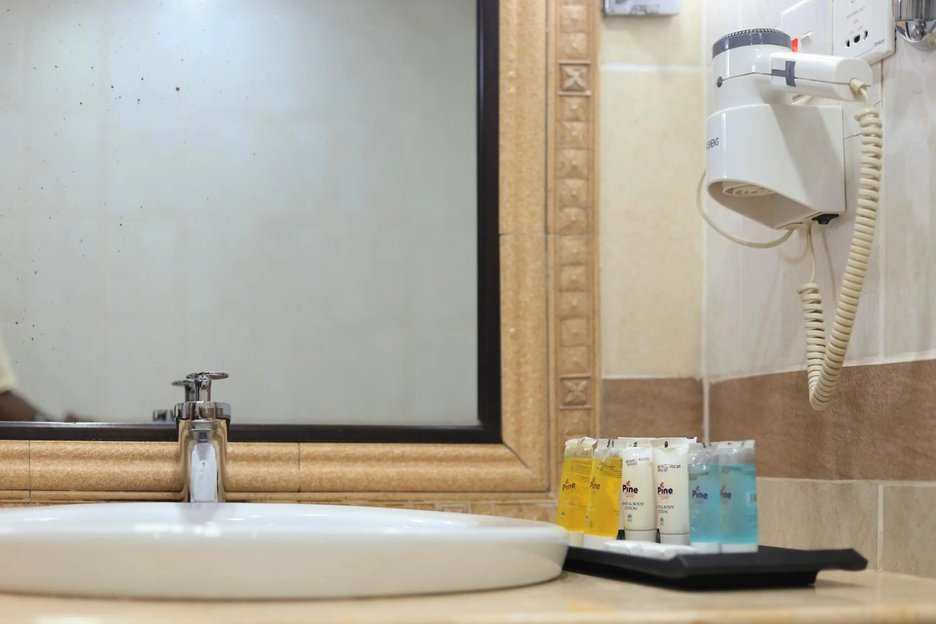 Royal Suites Hotel-Kampala