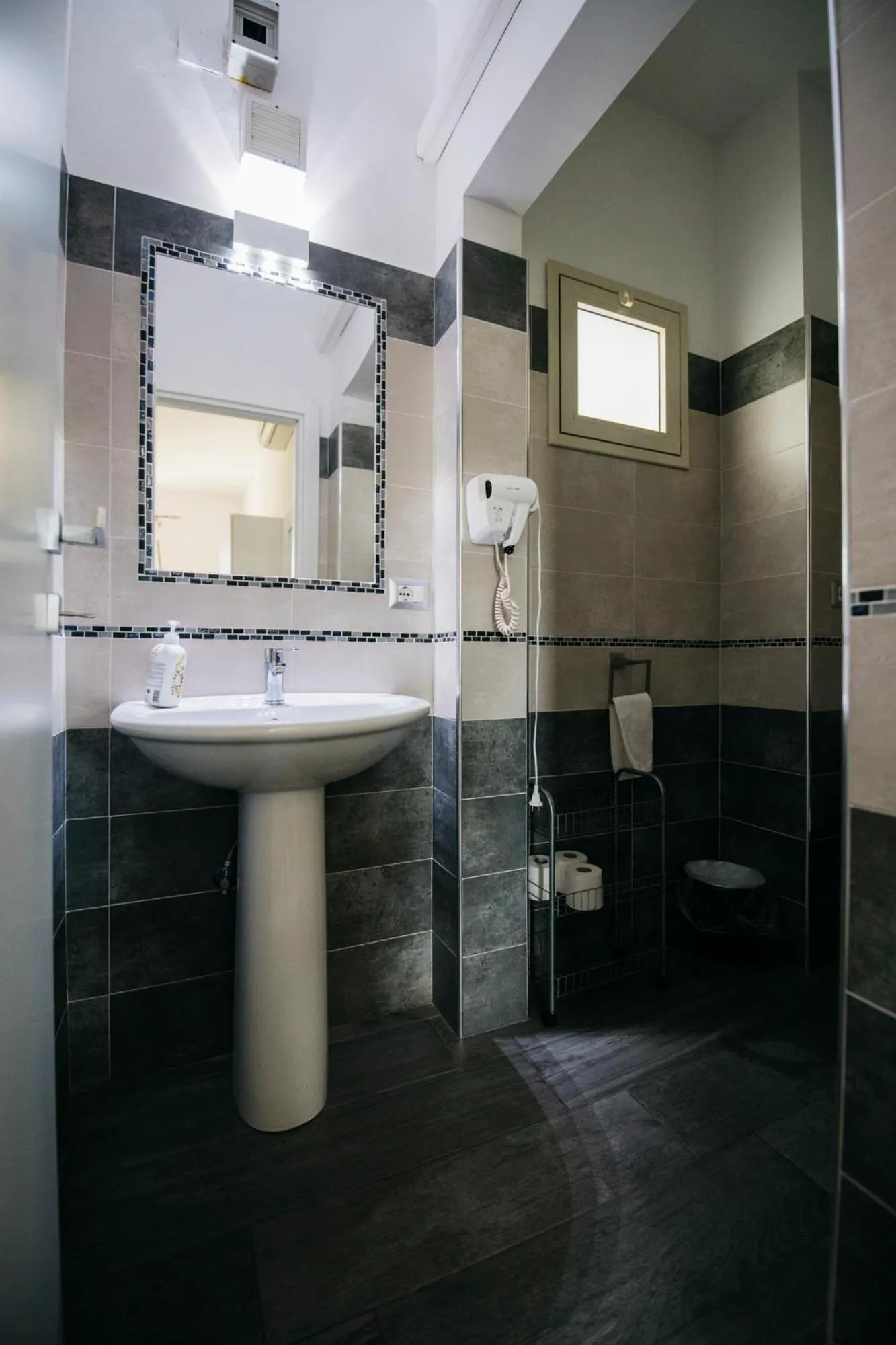 Shower in Villa Scilla e Cariddi