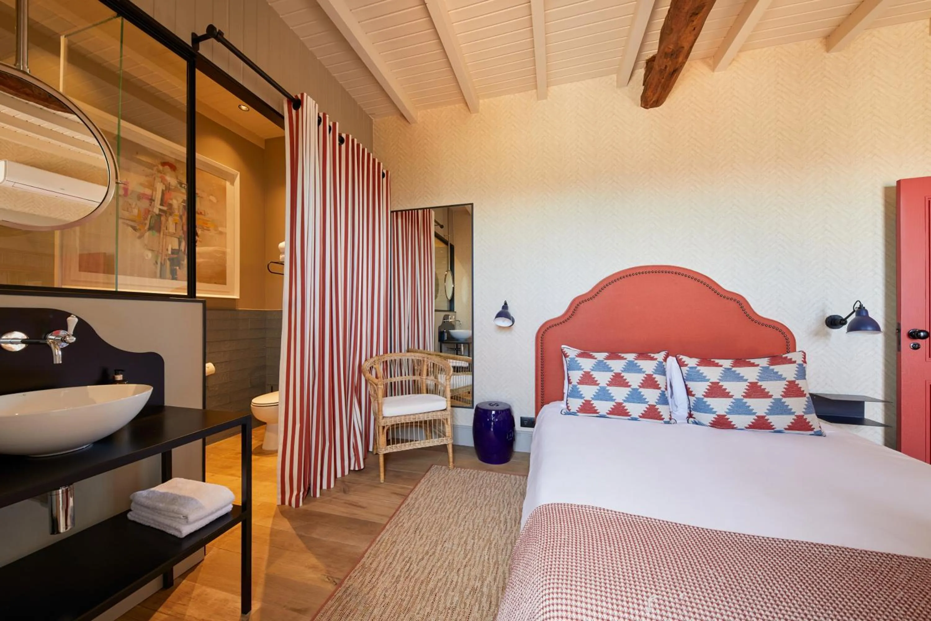 Bed in THE PINTA Boutique