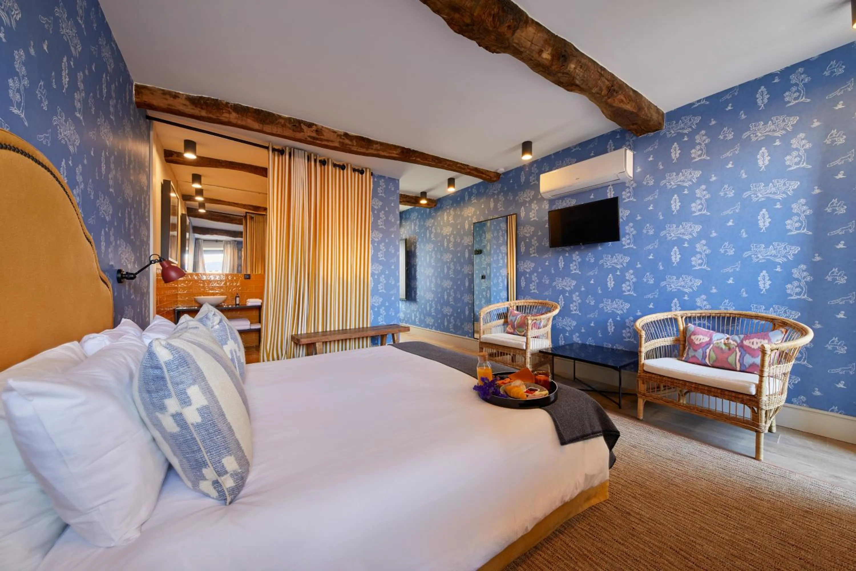 Bed in THE PINTA Boutique