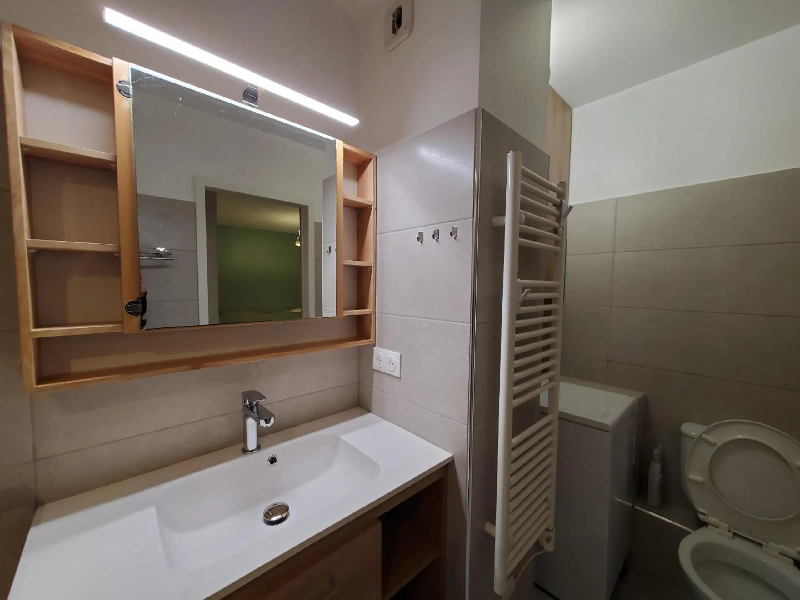 Bathroom in Port FREJUS 3 Pieces climatise 80m2 Proche de tout