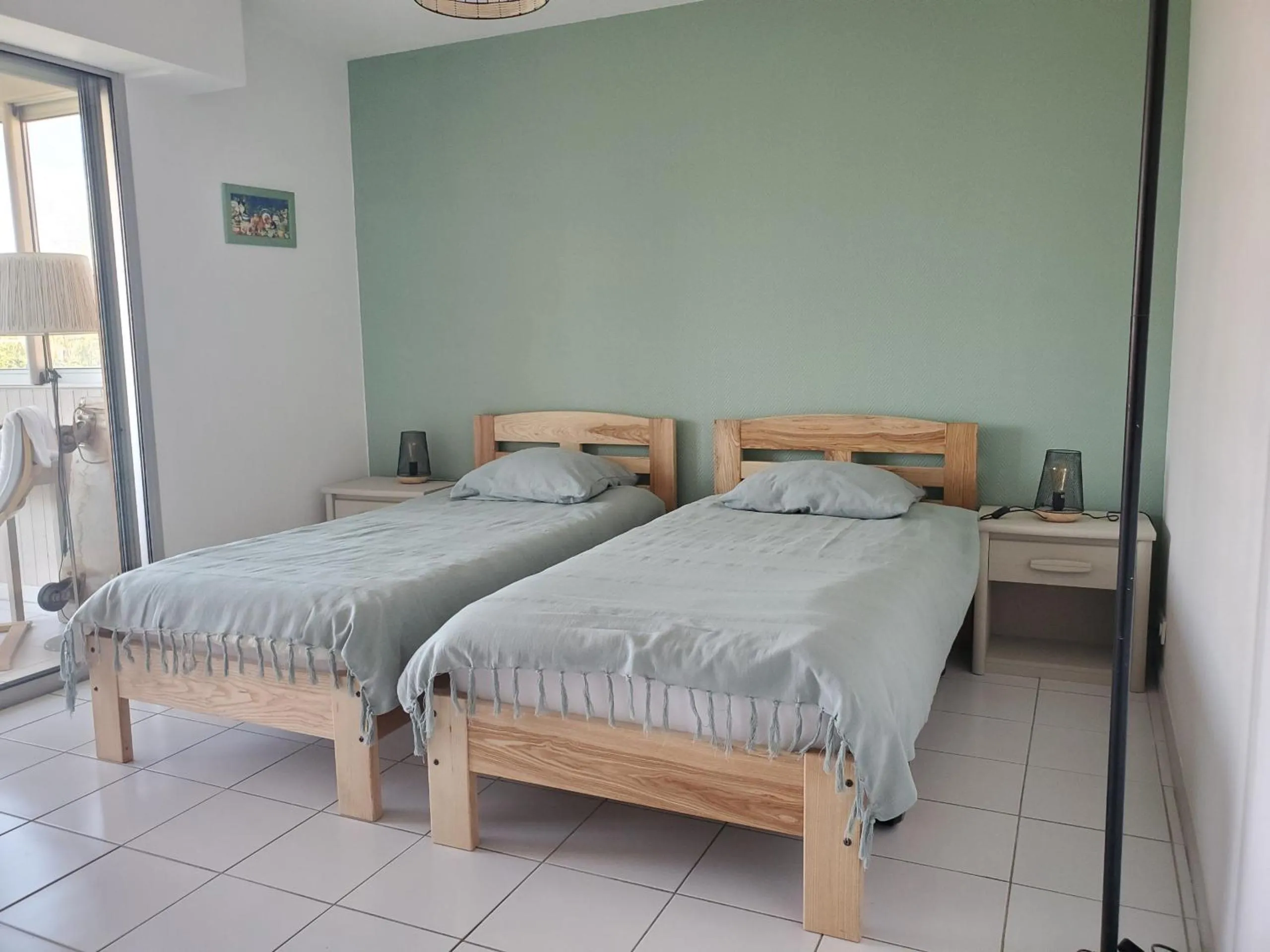 Bed in Port FREJUS 3 Pieces climatise 80m2 Proche de tout