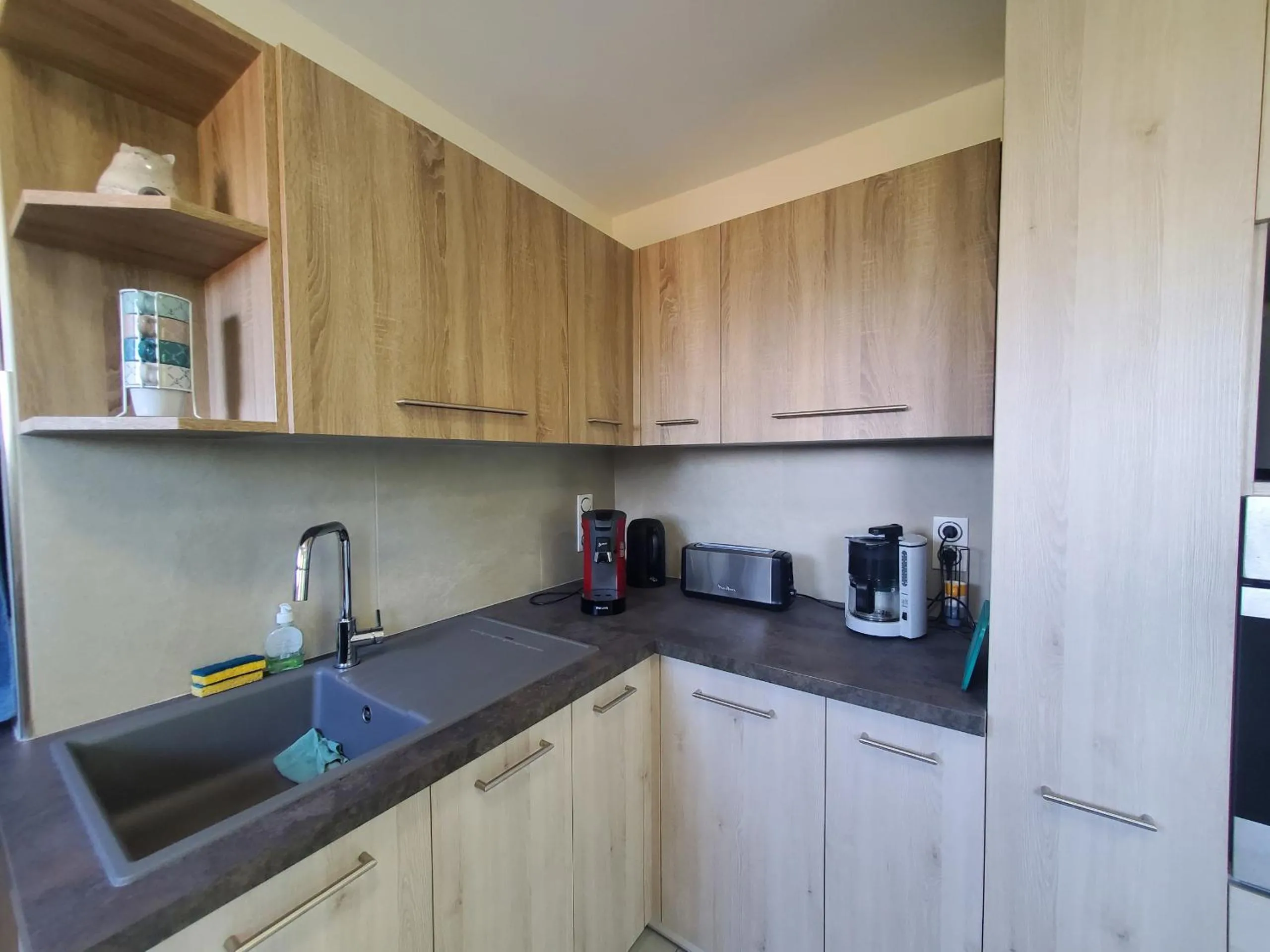 Kitchen or kitchenette in Port FREJUS 3 Pieces climatise 80m2 Proche de tout