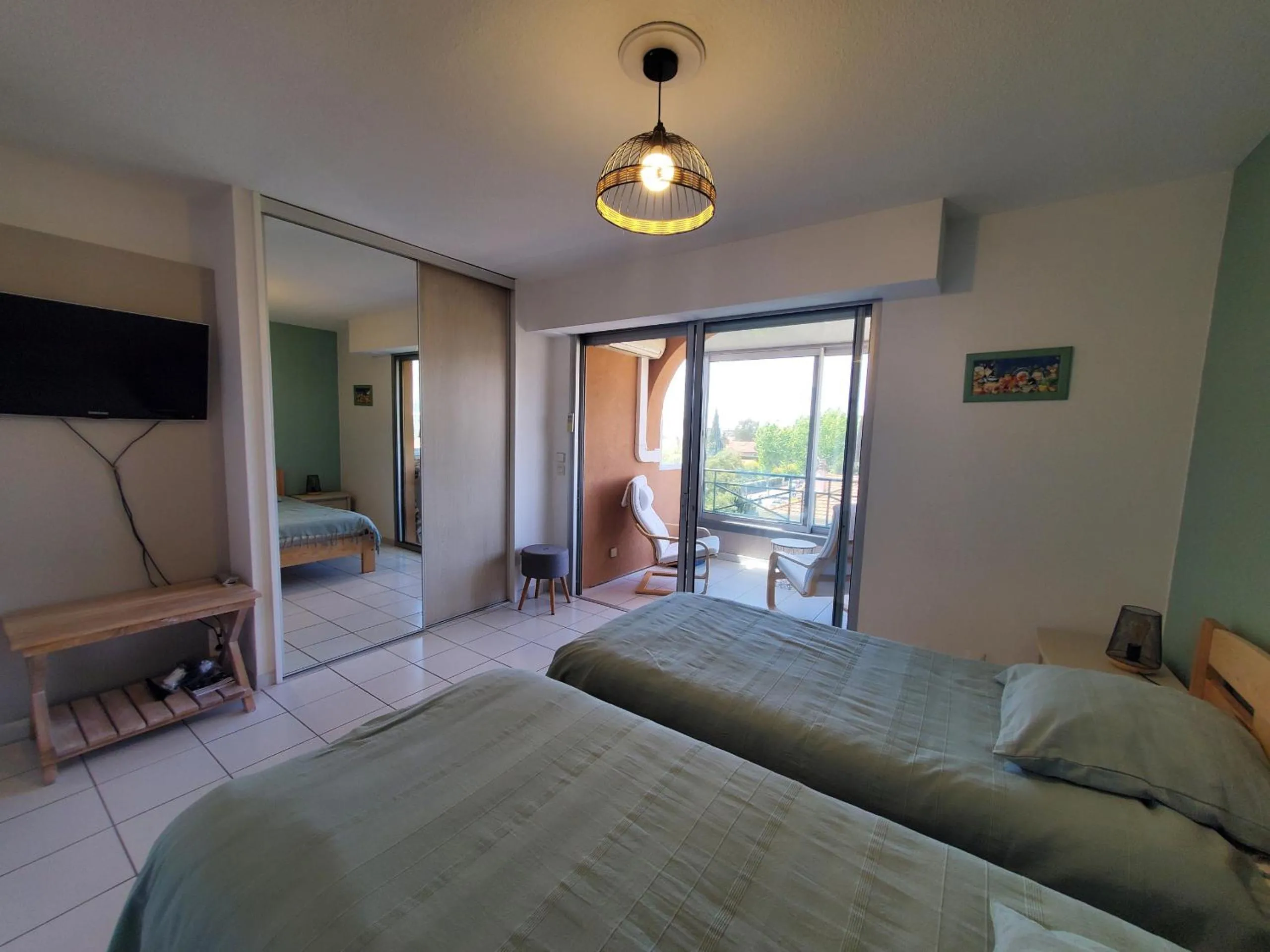 Bed in Port FREJUS 3 Pieces climatise 80m2 Proche de tout