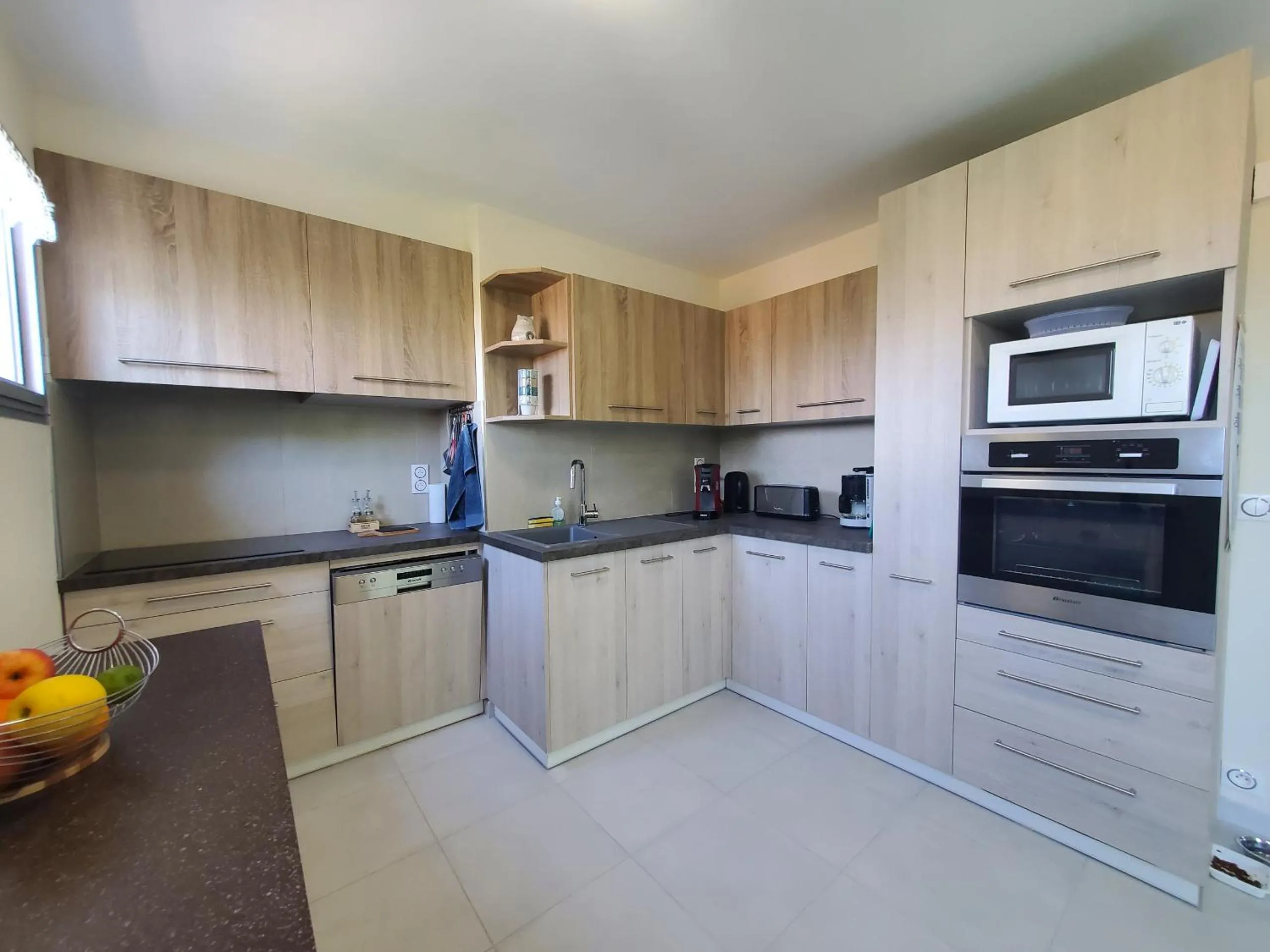 Kitchen or kitchenette in Port FREJUS 3 Pieces climatise 80m2 Proche de tout