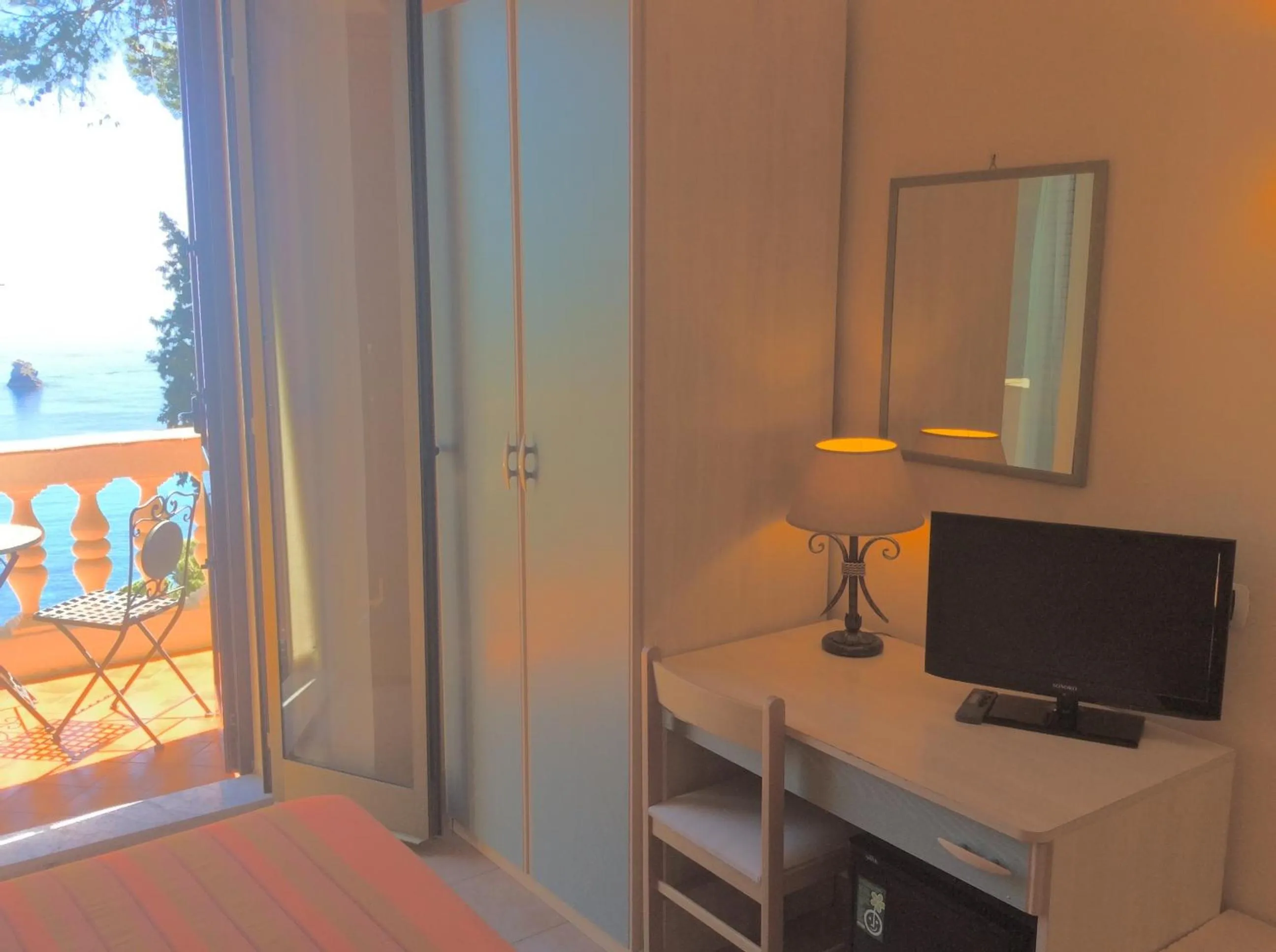 Sea view, Bed in Jonic Hotel Mazzarò