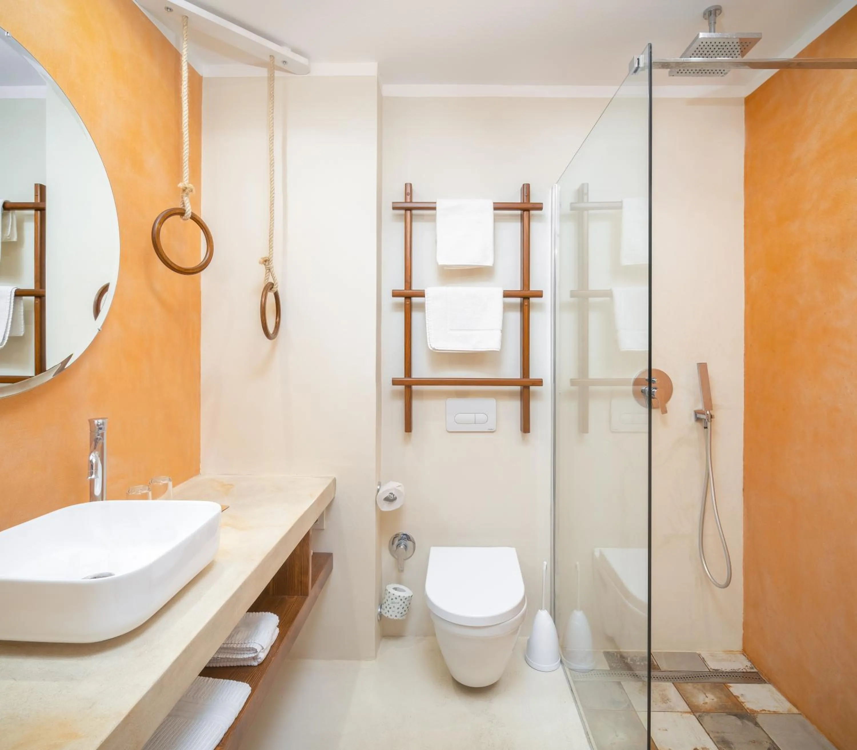 Shower in Hotel Kalura