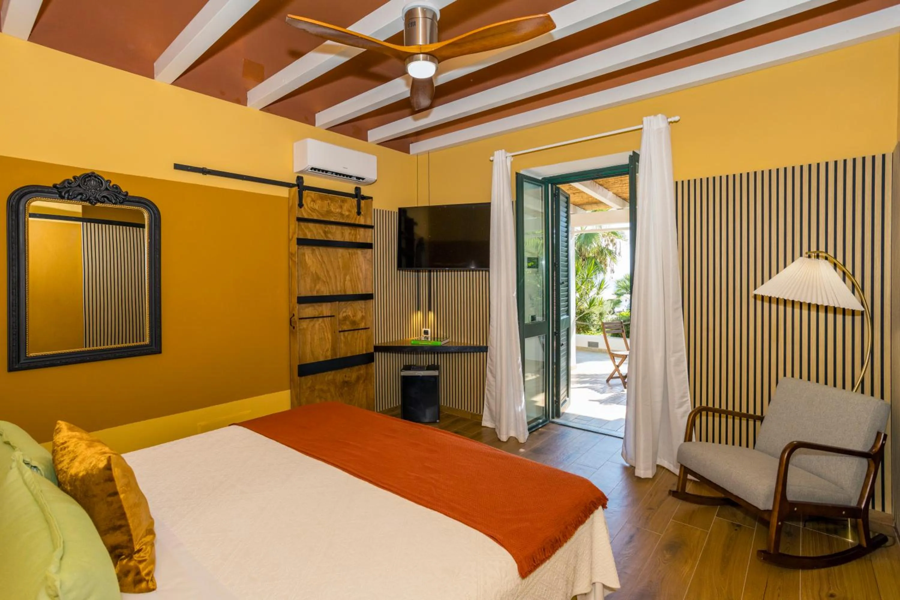 Photo of the whole room, Bed in Hotel Kalura