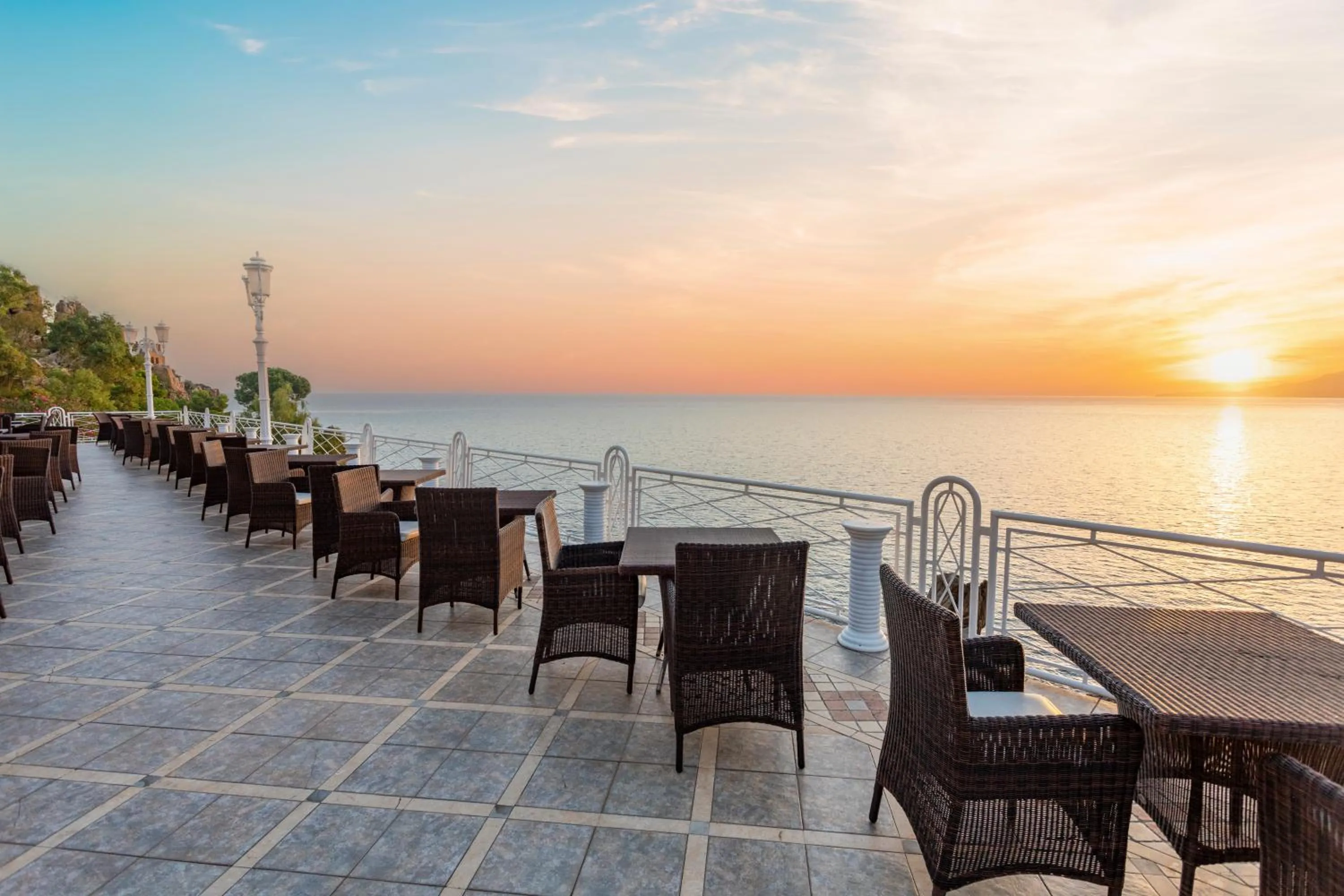 Restaurant/places to eat in Hotel Kalura