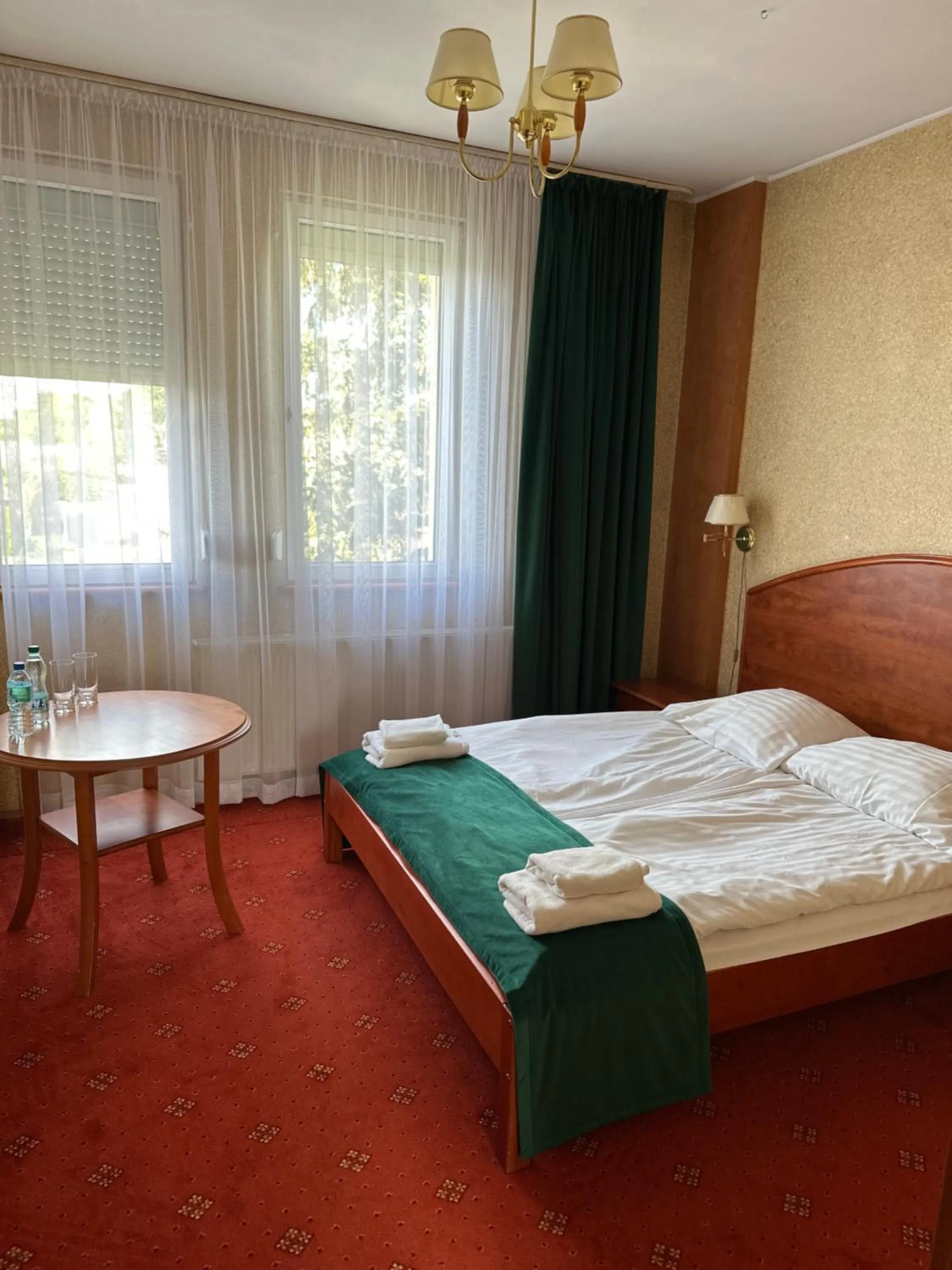 Bed in Diament i Brylant