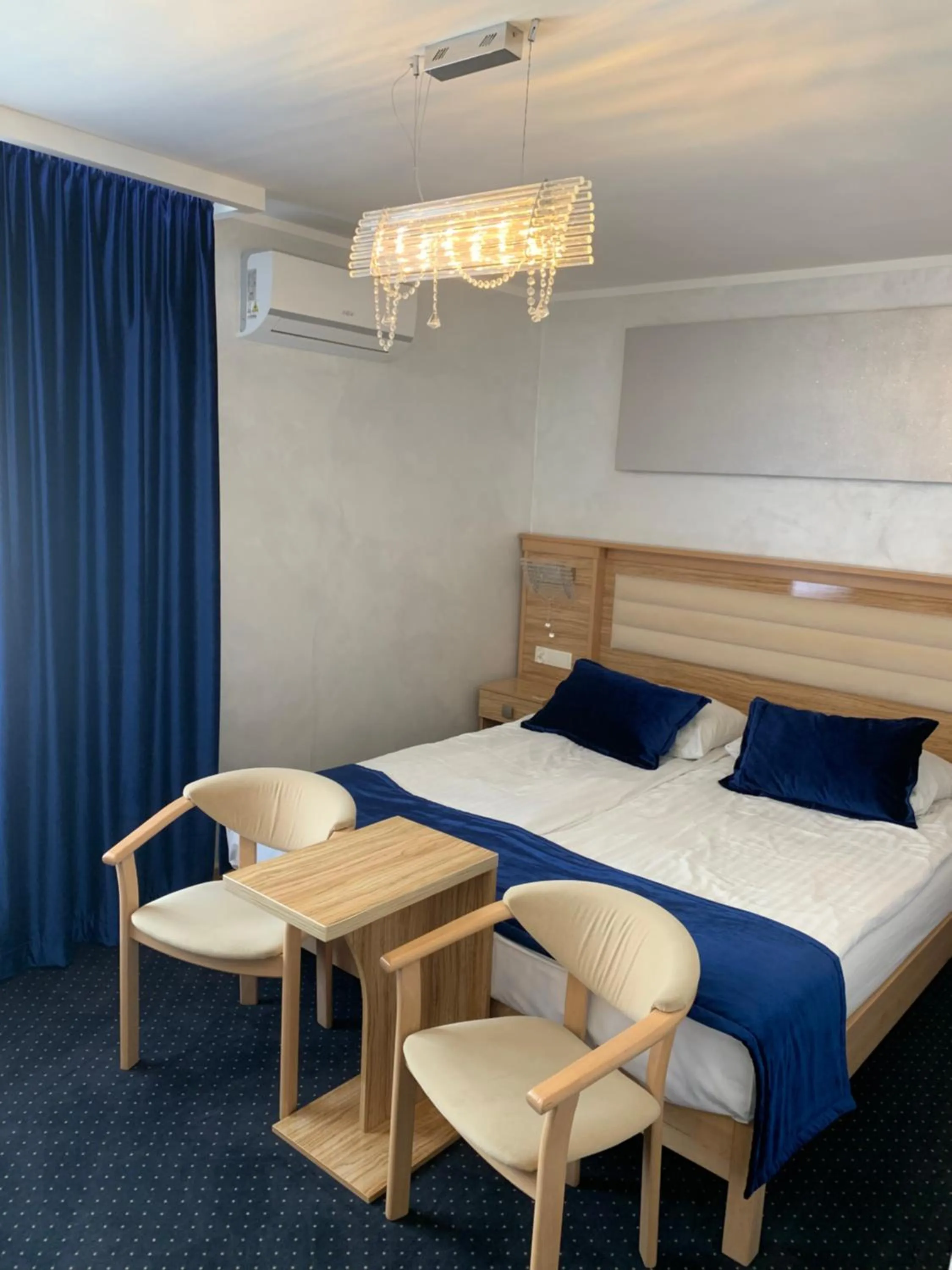 Bed in Diament i Brylant