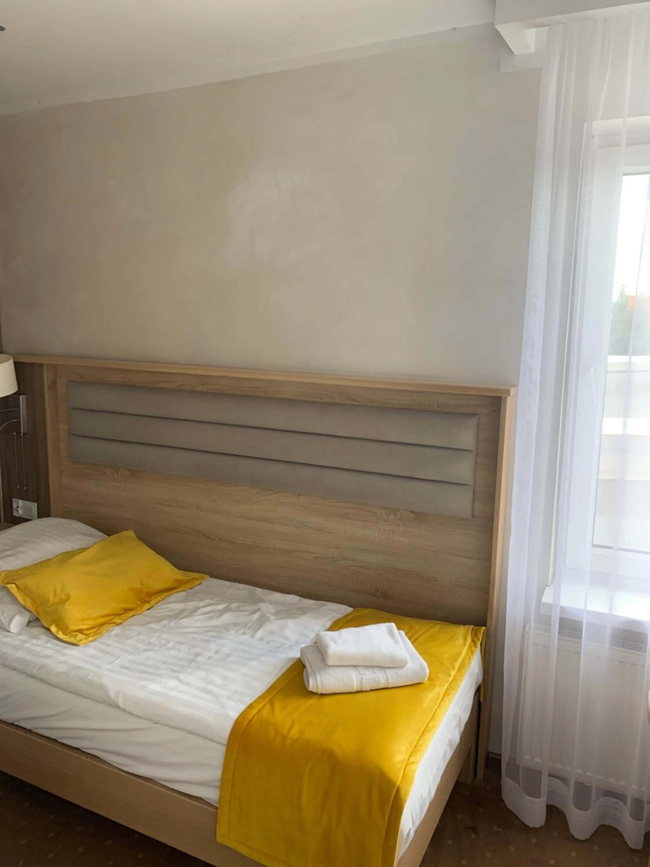 Bed in Diament i Brylant