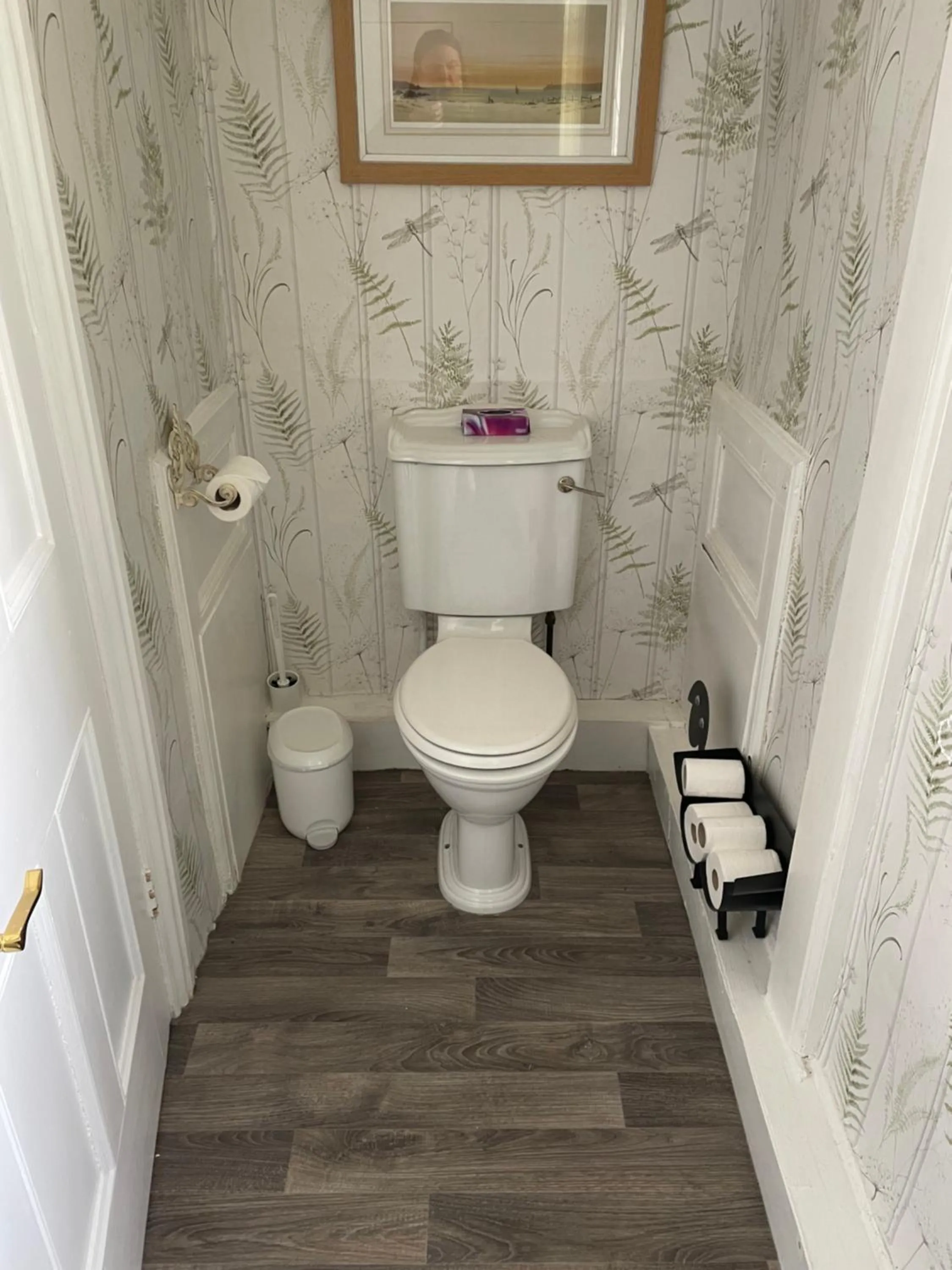 Toilet in Dale View bed & breakfast