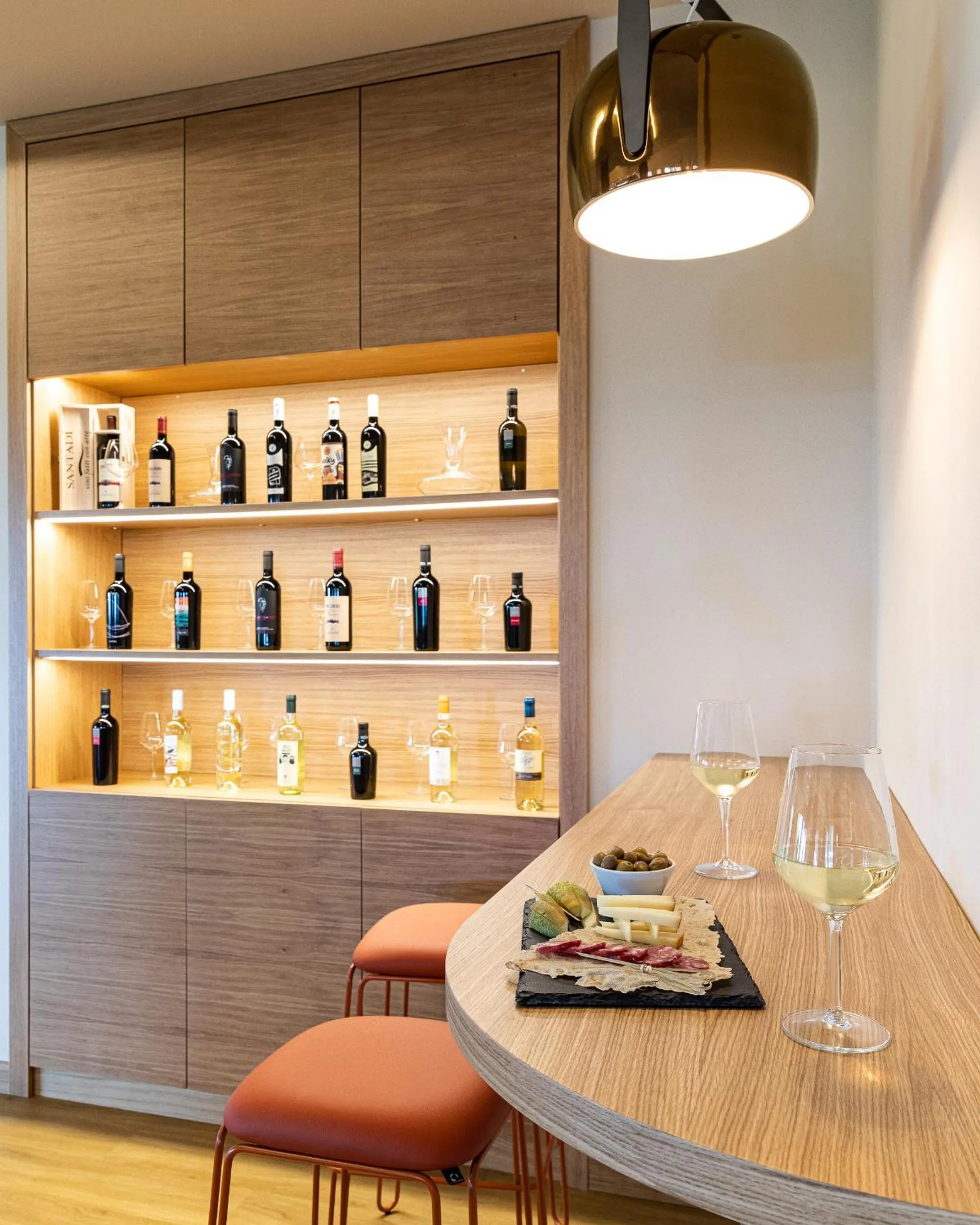 Lounge or bar in Lu' Hotel Porto Pino