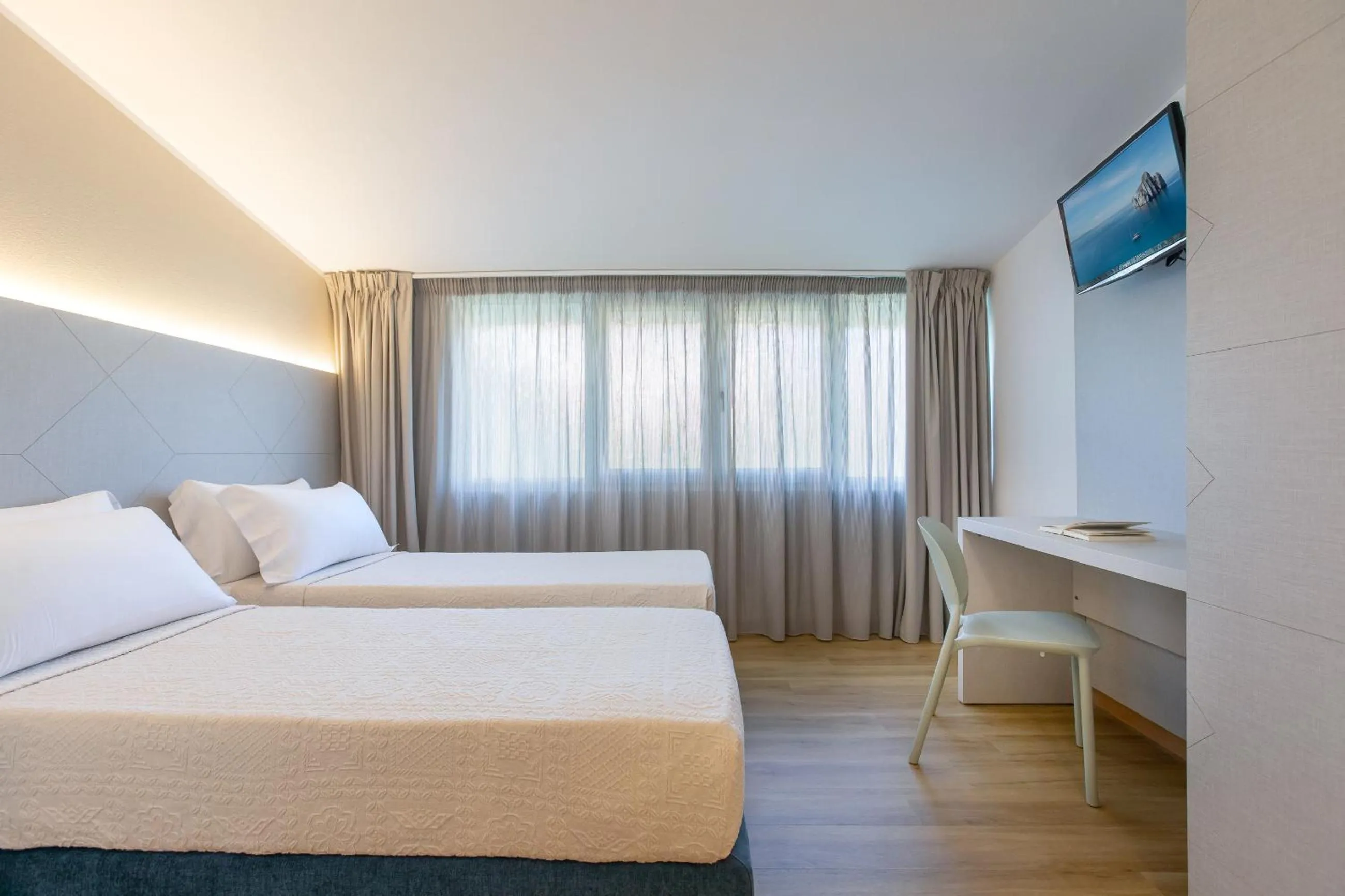 Bedroom, Bed in Lu' Hotel Porto Pino