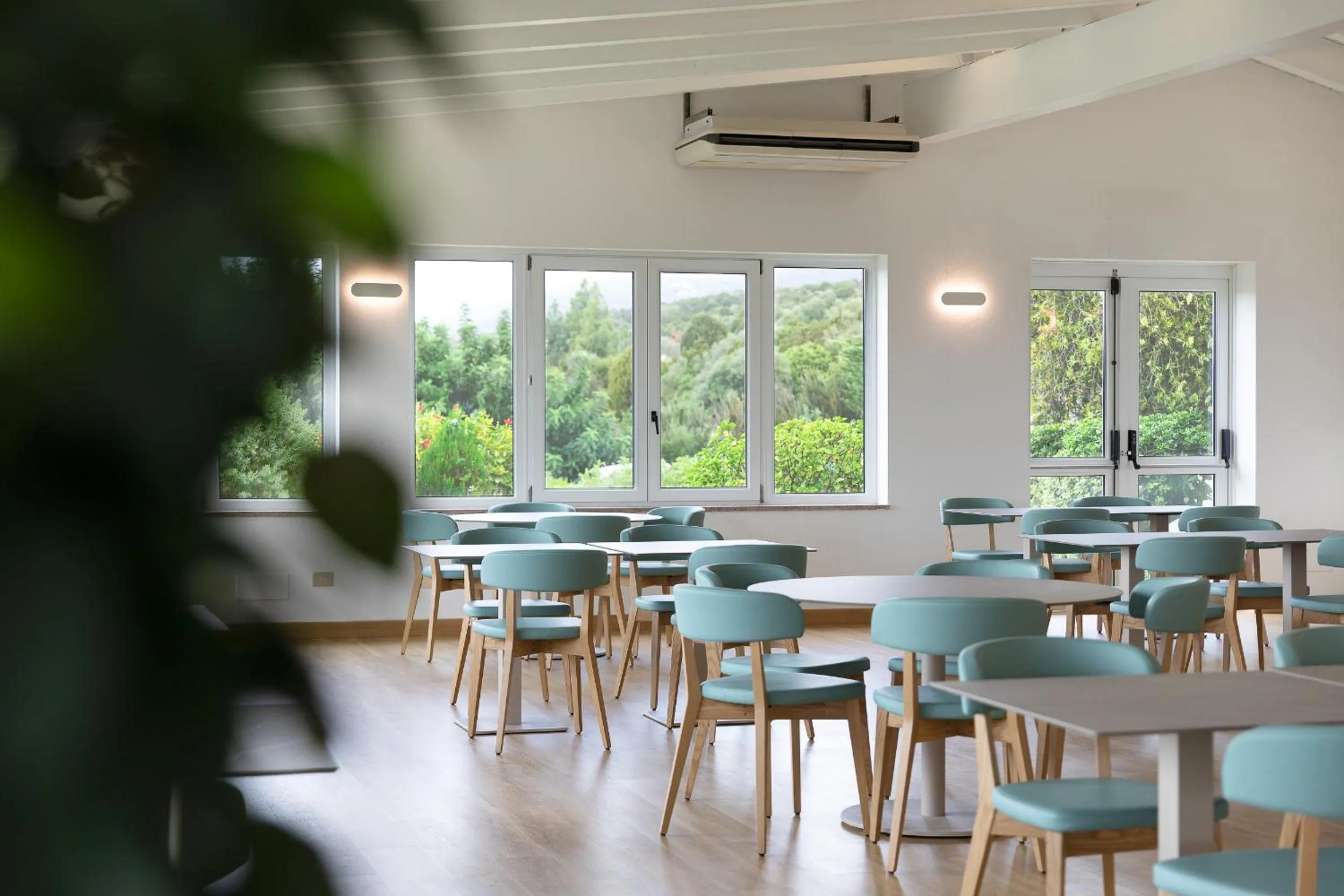 Restaurant/places to eat in Lu' Hotel Porto Pino