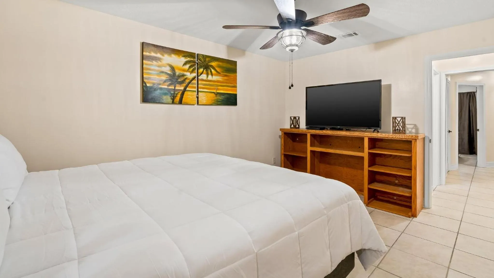 Bed in Gulf View Beach Bungalow, Hot Tub, Dog-Friendly, Near Scooners, Near Beach