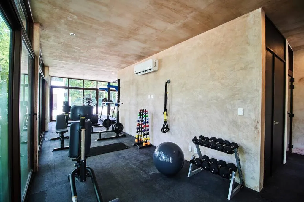 Fitness centre/facilities in Macbeth - Rooftop with Jacuzzi & Beach Club Access