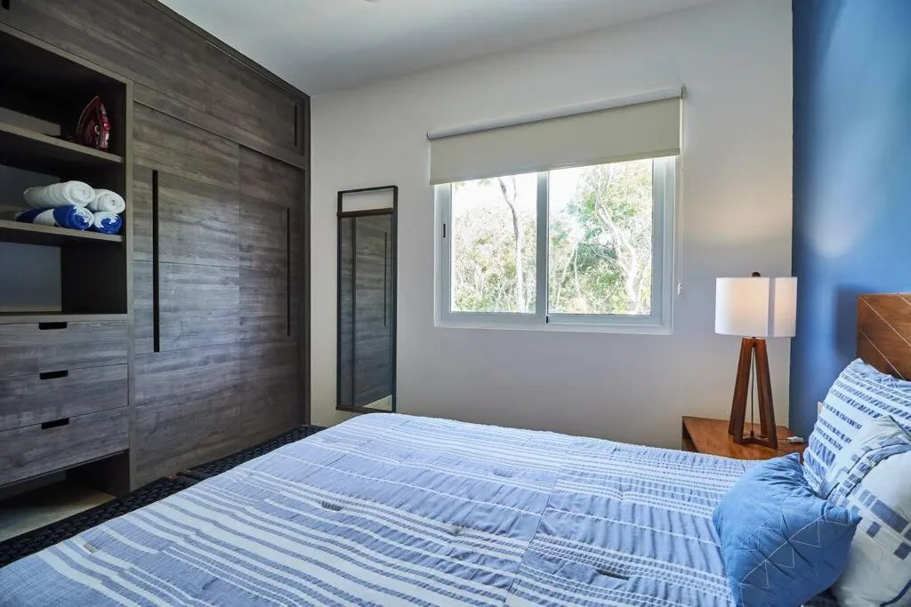 Bed in Macbeth - Rooftop with Jacuzzi & Beach Club Access