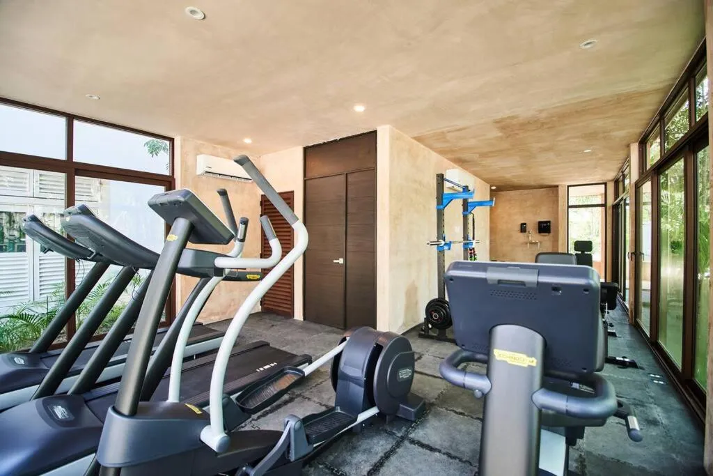 Fitness centre/facilities in Macbeth - Rooftop with Jacuzzi & Beach Club Access