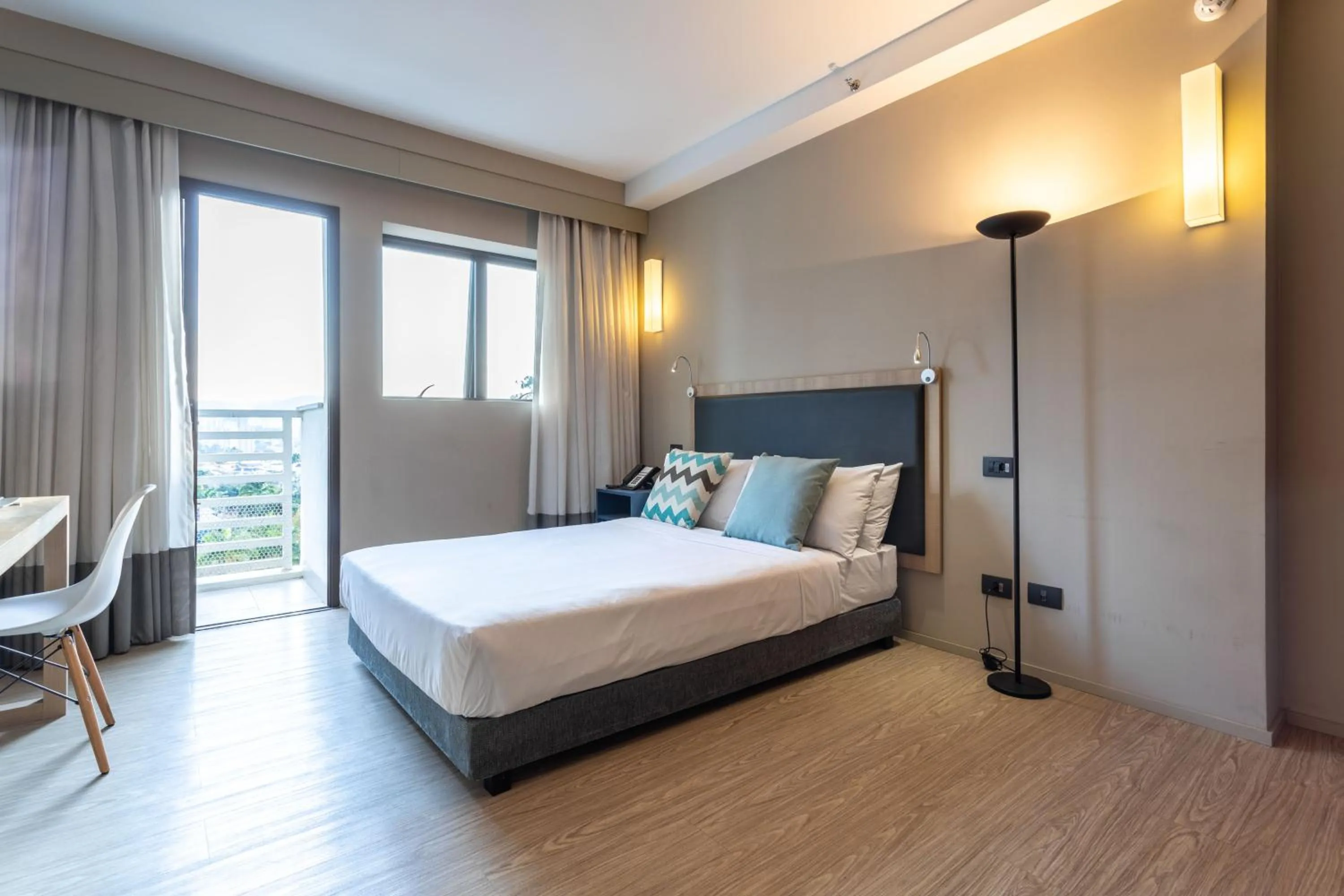 Bed in Charlie Alphaville