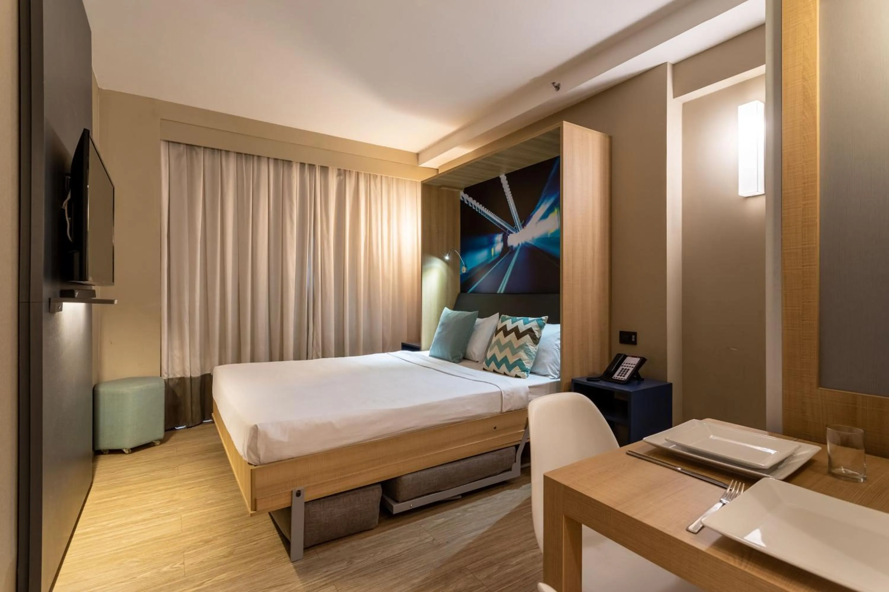 Bed in Charlie Alphaville