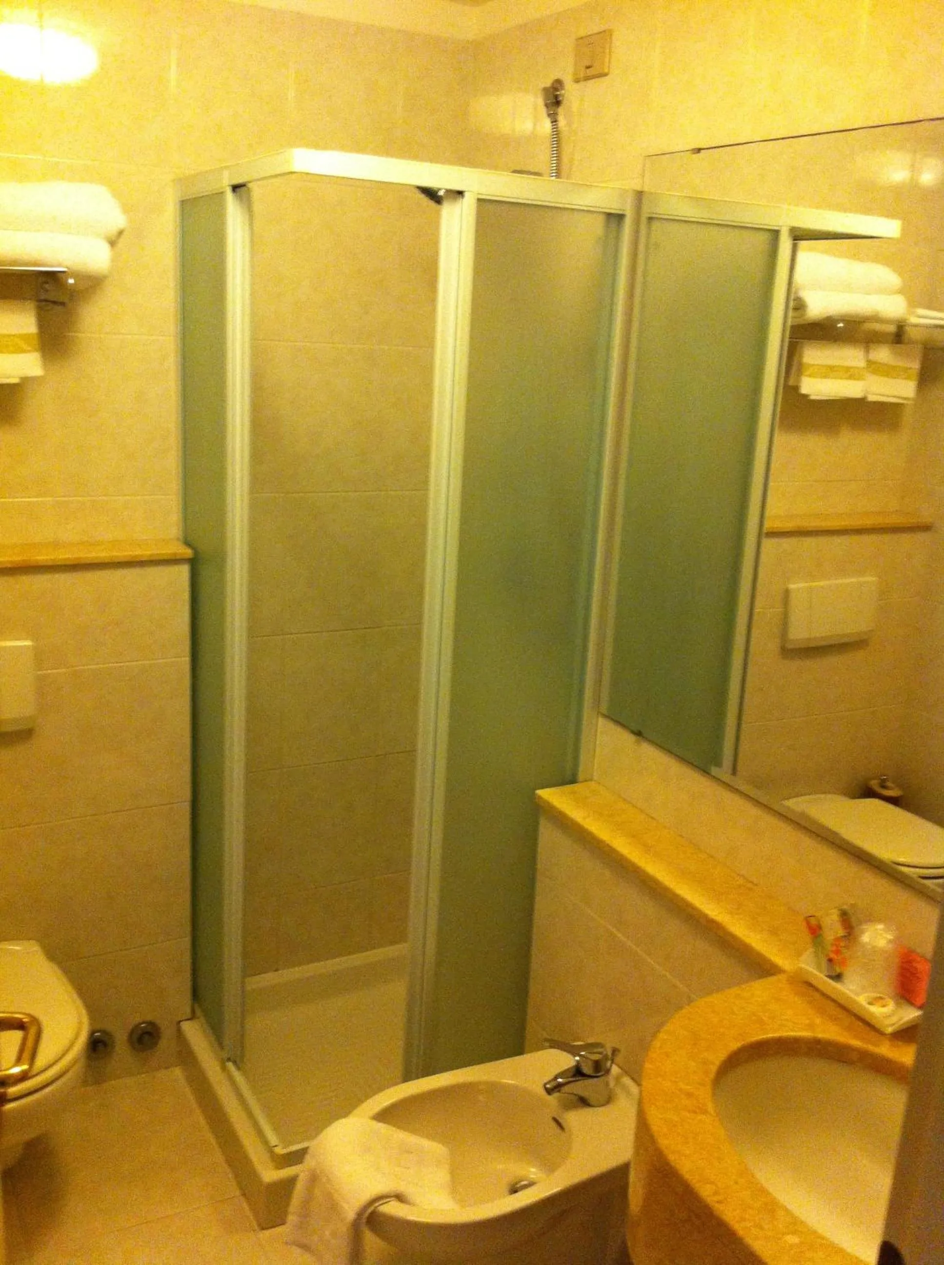 Bathroom in Hotel Piccolo Lido