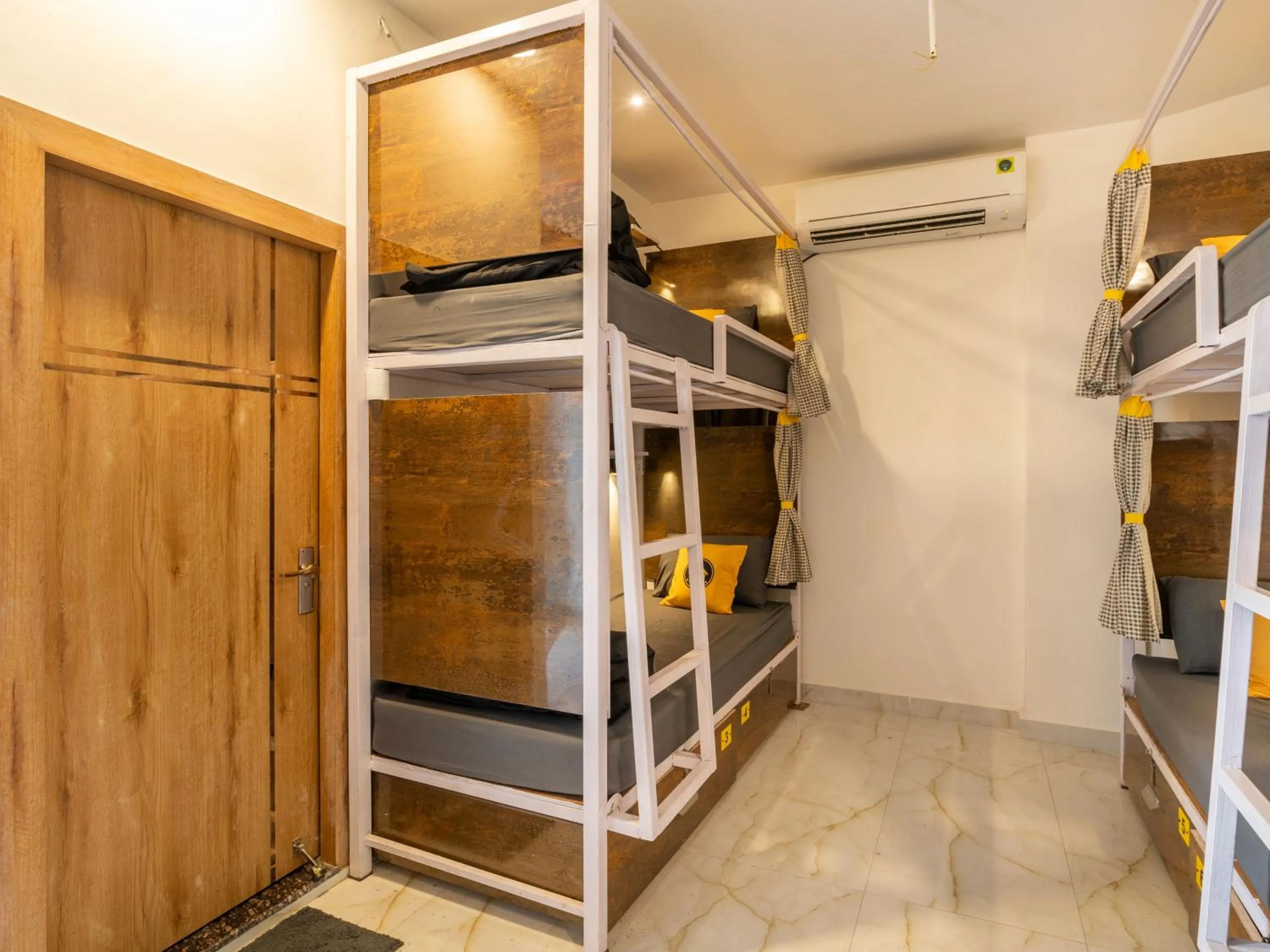 Bed in The Hosteller Rishikesh, Upper Tapovan