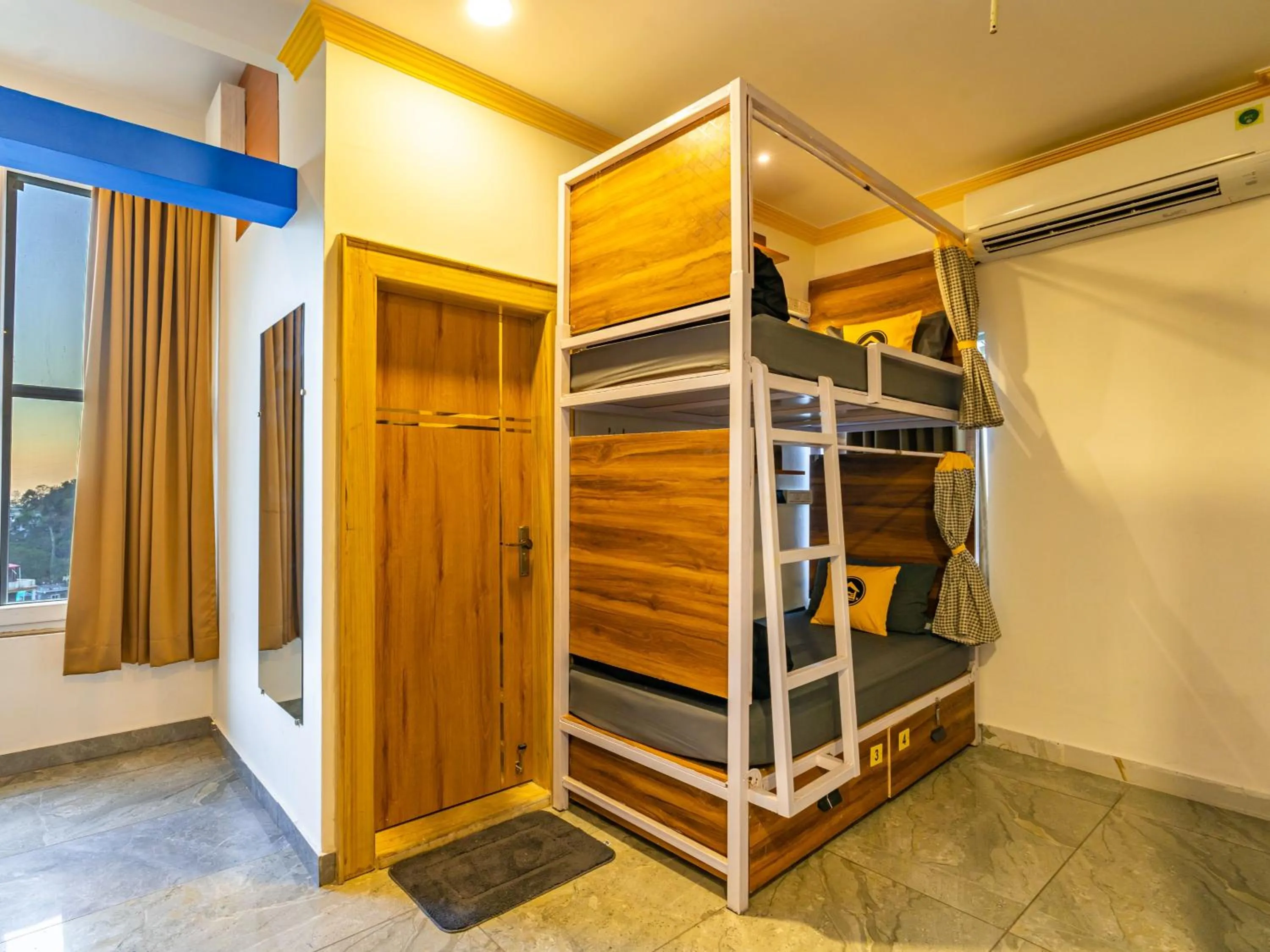 Bed in The Hosteller Rishikesh, Upper Tapovan