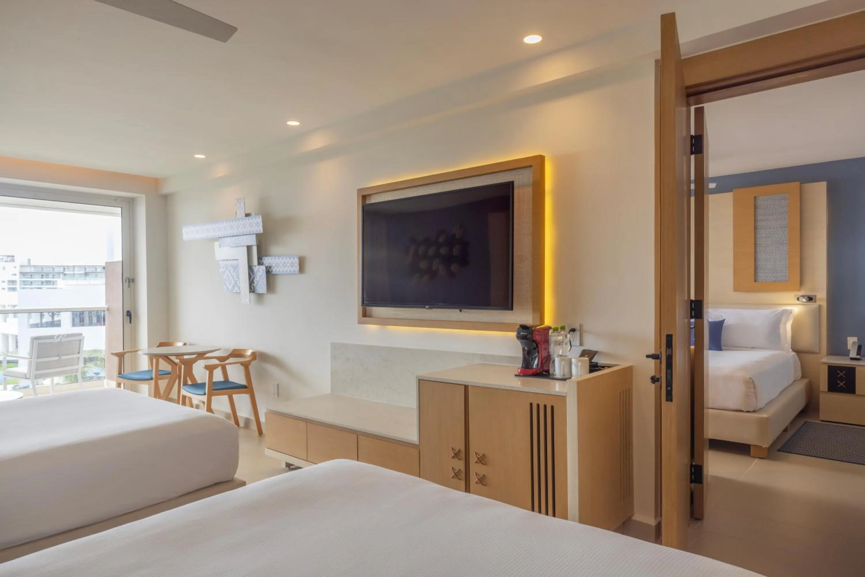 TV and multimedia, Bed in Royalton Splash Riviera Cancun, An Autograph Collection All-Inclusive Resort