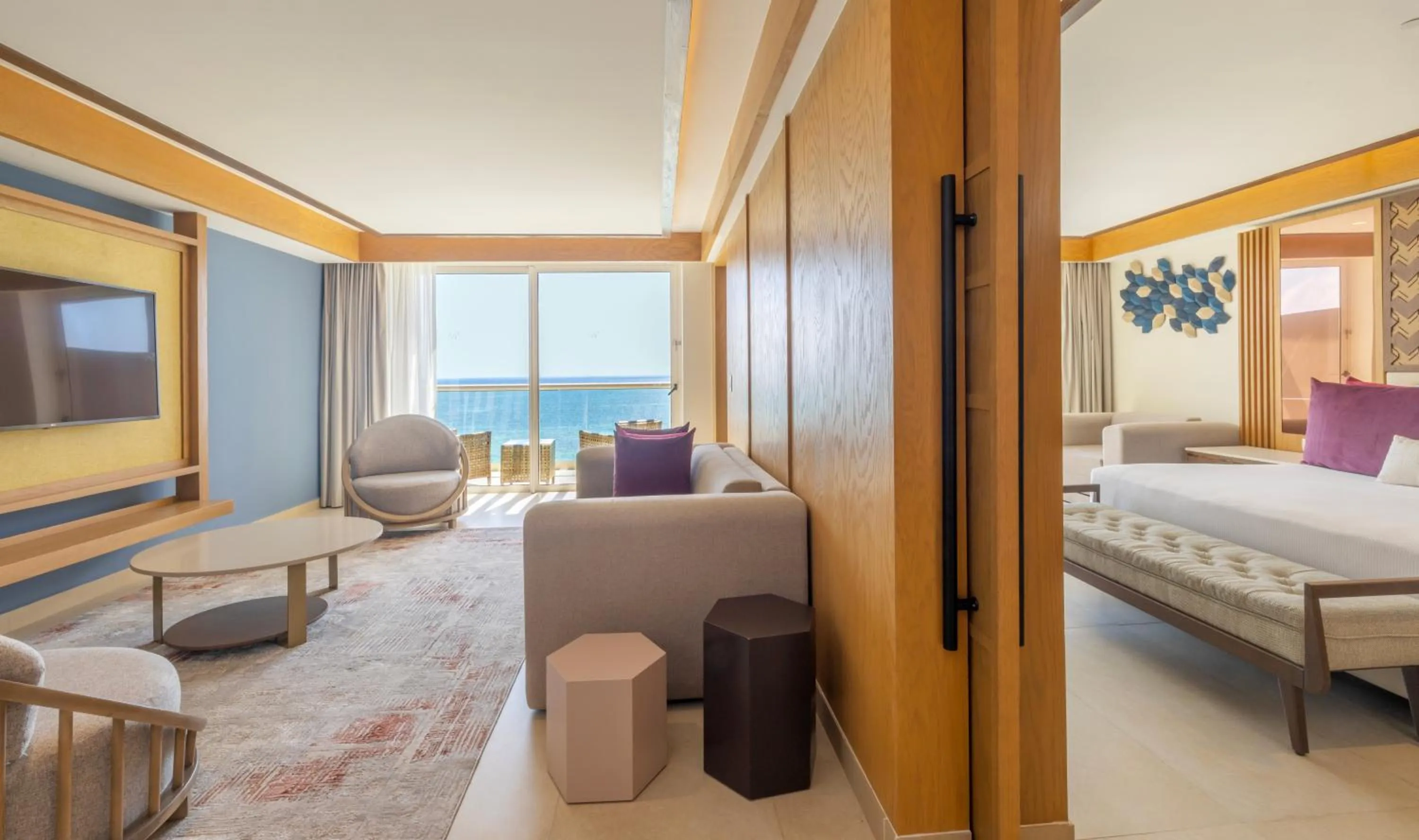 Living room, Bed in Royalton Splash Riviera Cancun, An Autograph Collection All-Inclusive Resort