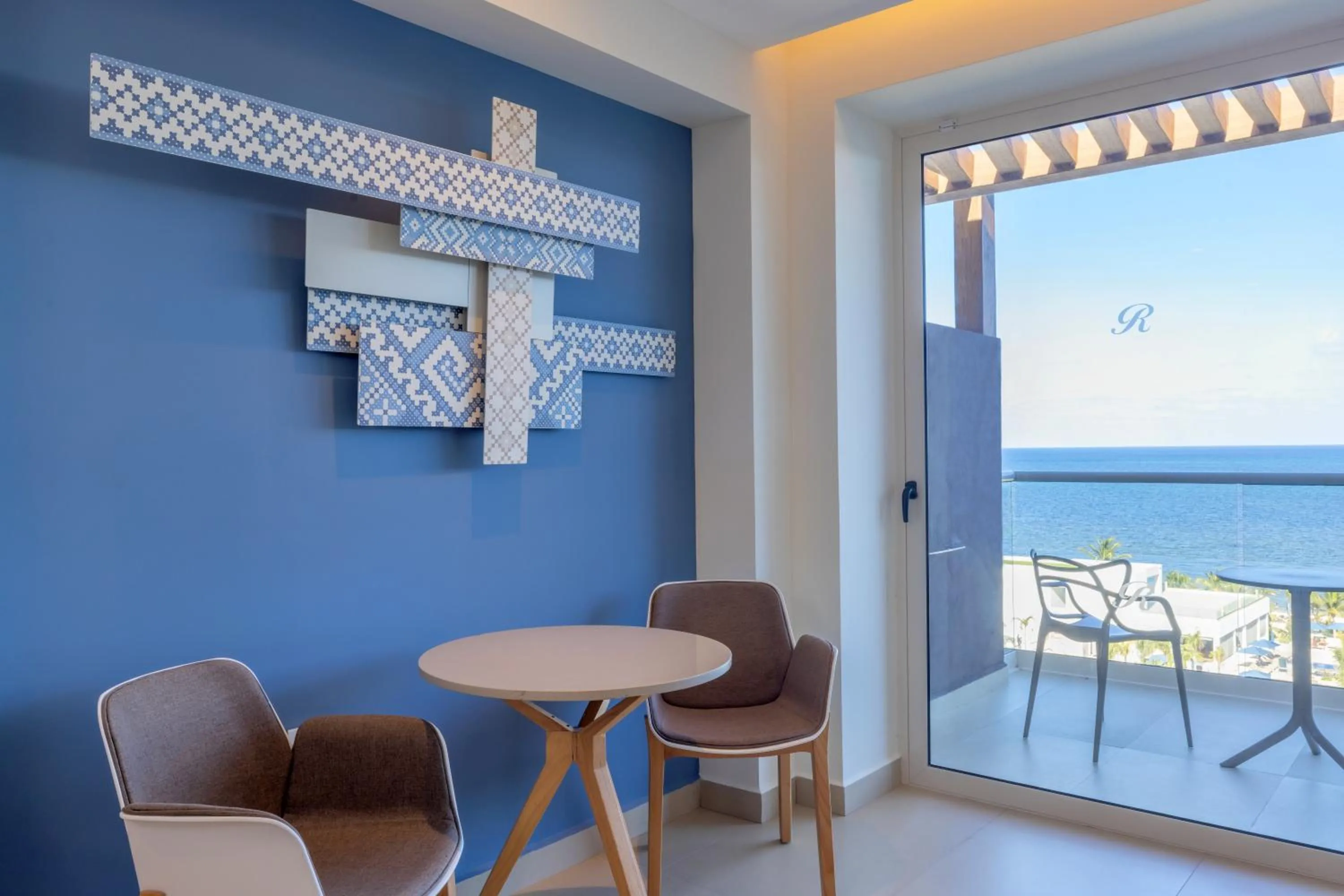 Seating area in Royalton Splash Riviera Cancun, An Autograph Collection All-Inclusive Resort