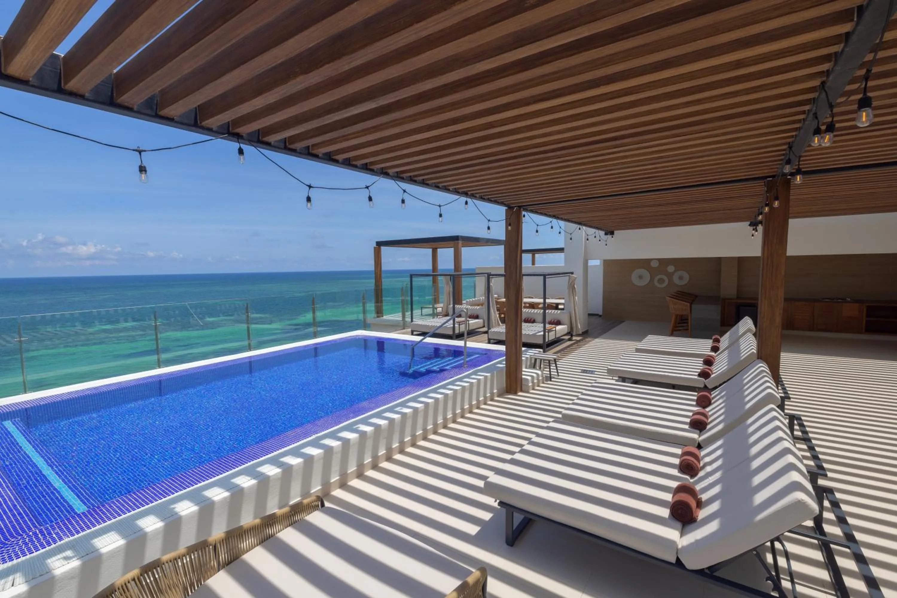 Balcony/Terrace in Royalton Splash Riviera Cancun, An Autograph Collection All-Inclusive Resort