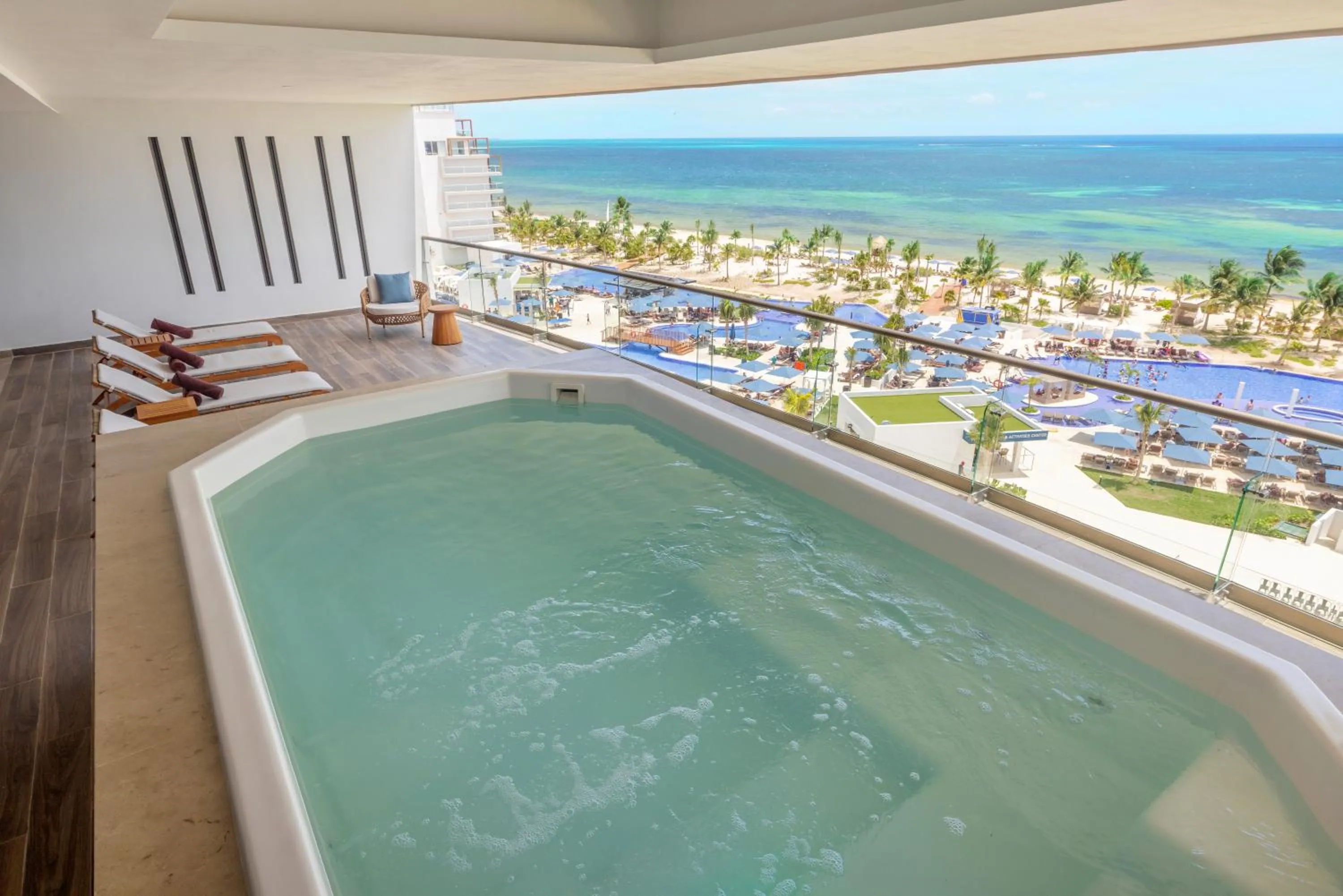 Balcony/Terrace in Royalton Splash Riviera Cancun, An Autograph Collection All-Inclusive Resort