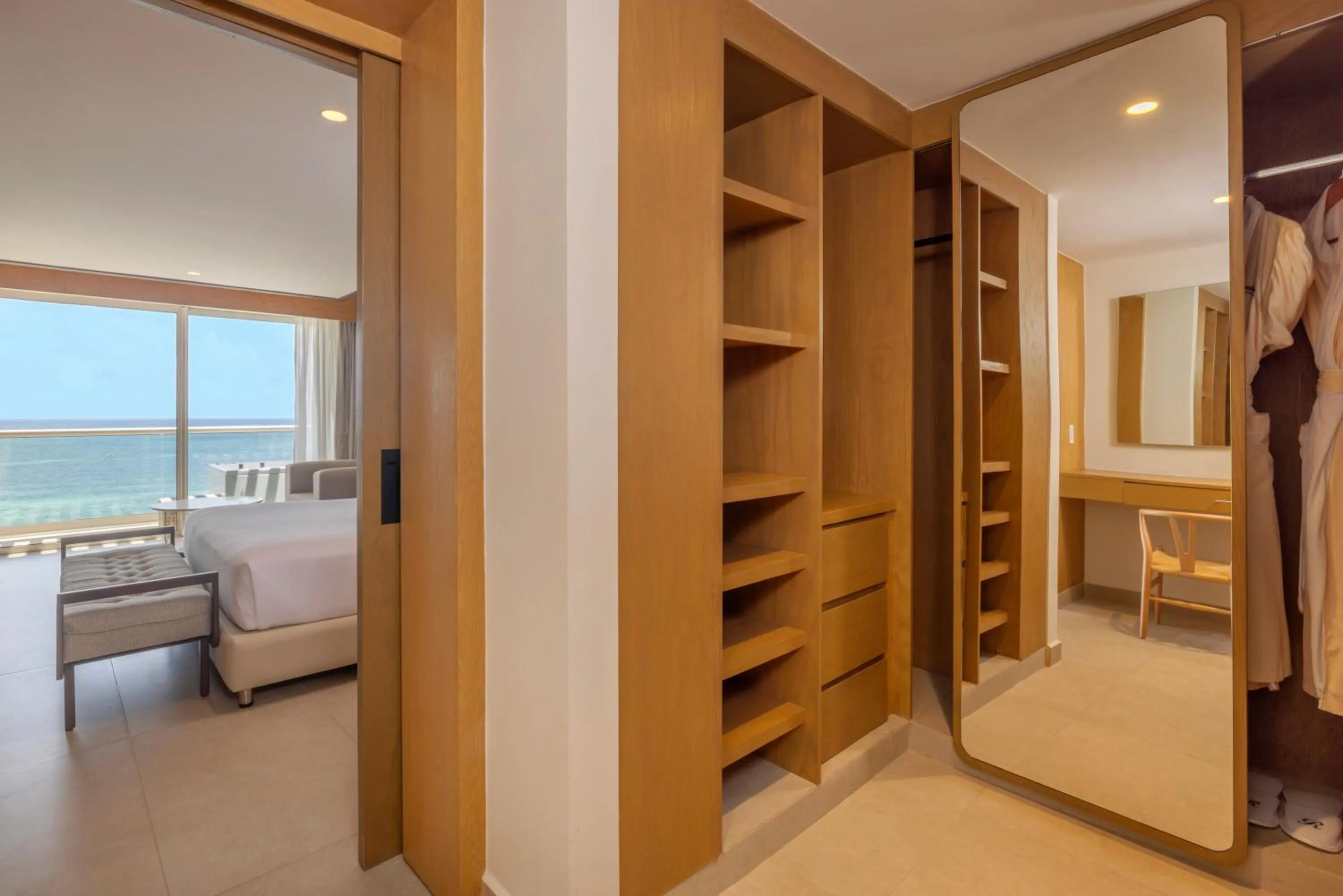 Bathroom, Bed in Royalton Splash Riviera Cancun, An Autograph Collection All-Inclusive Resort