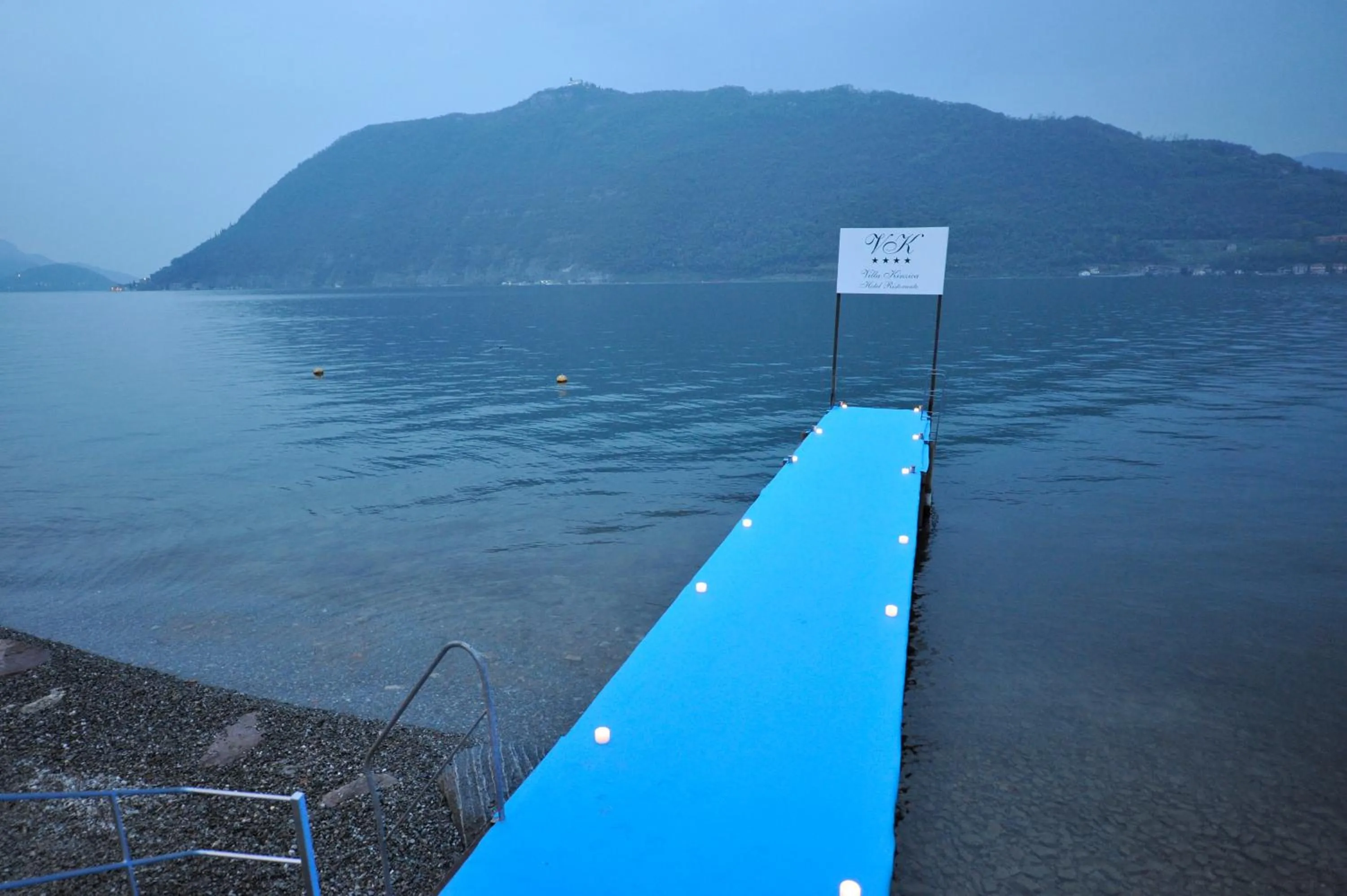 Property building in Villa Kinzica