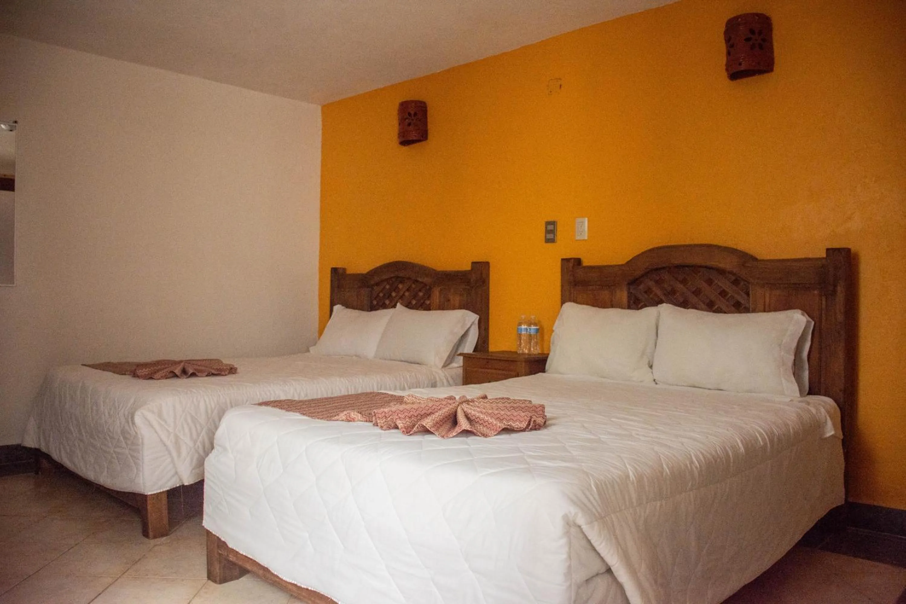 Bed in Hotel Real del Carmen - Ideal para familias y parejas