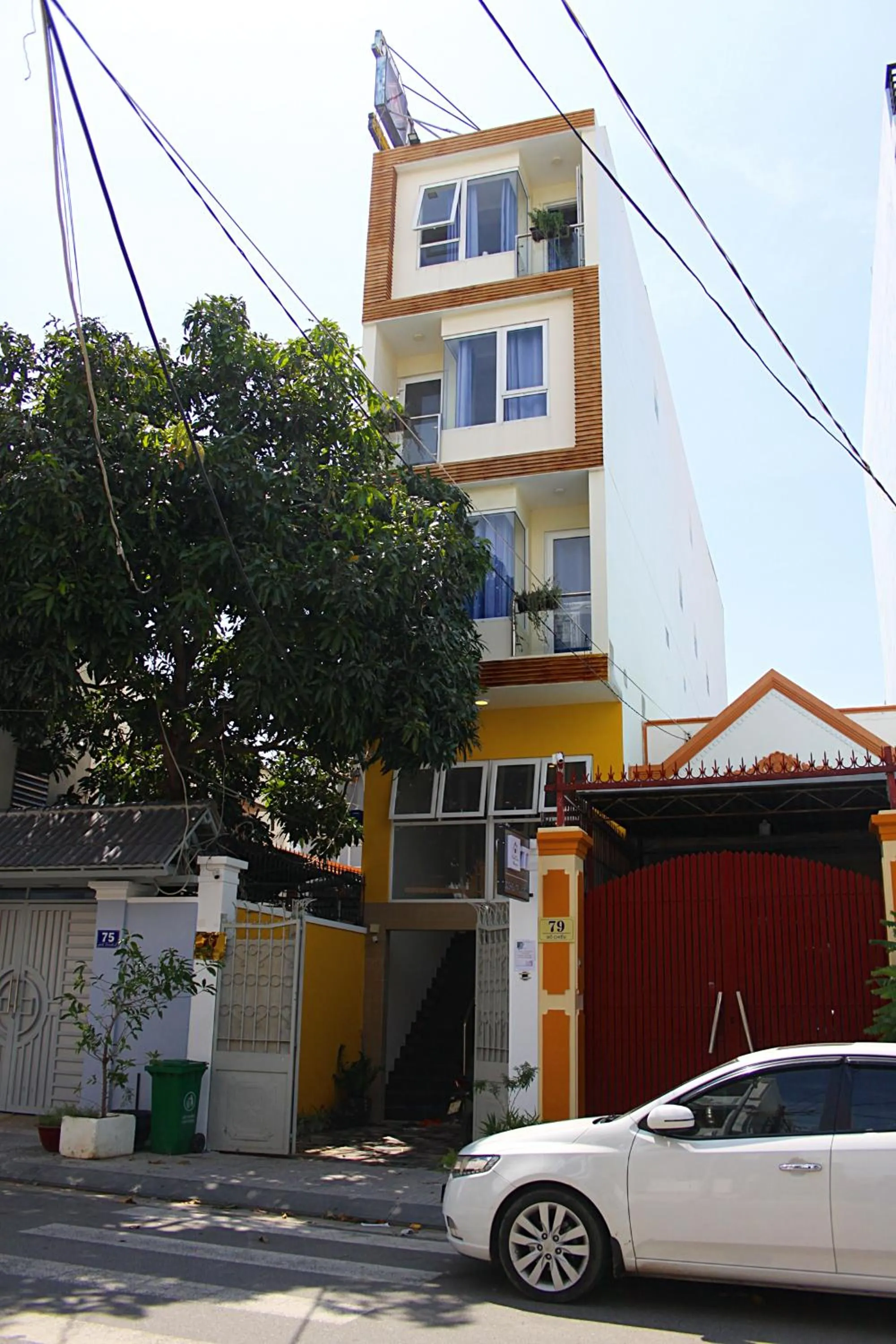 Property building in Anh Truc House - Near Front Beach