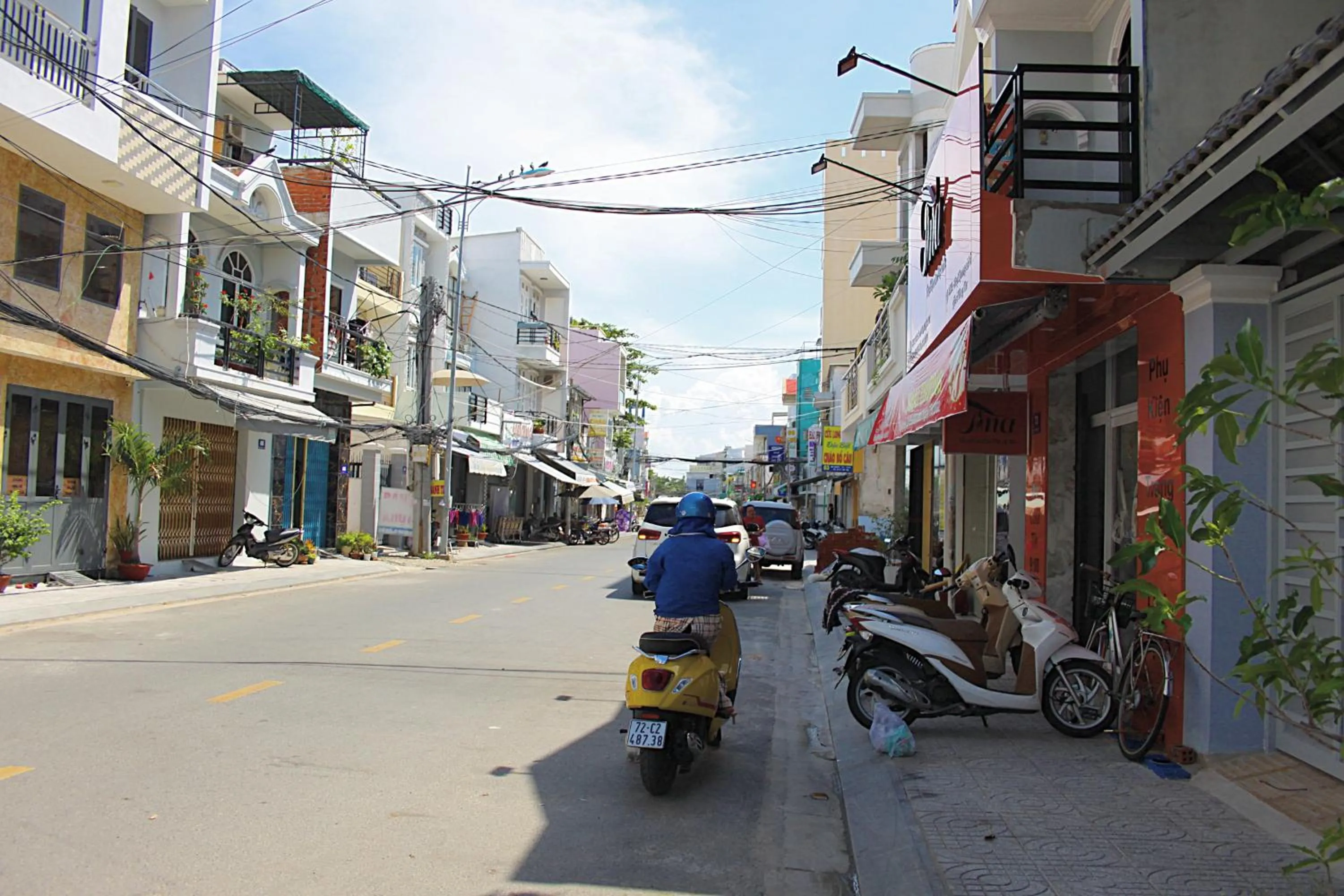 City view in Anh Truc House - Near Front Beach