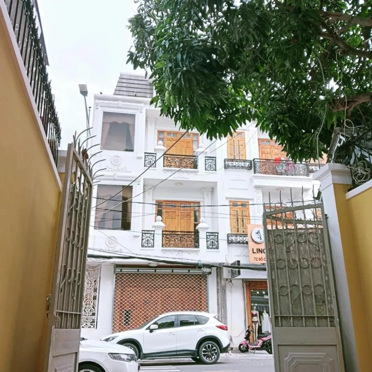 Street view in Anh Truc House - Near Front Beach