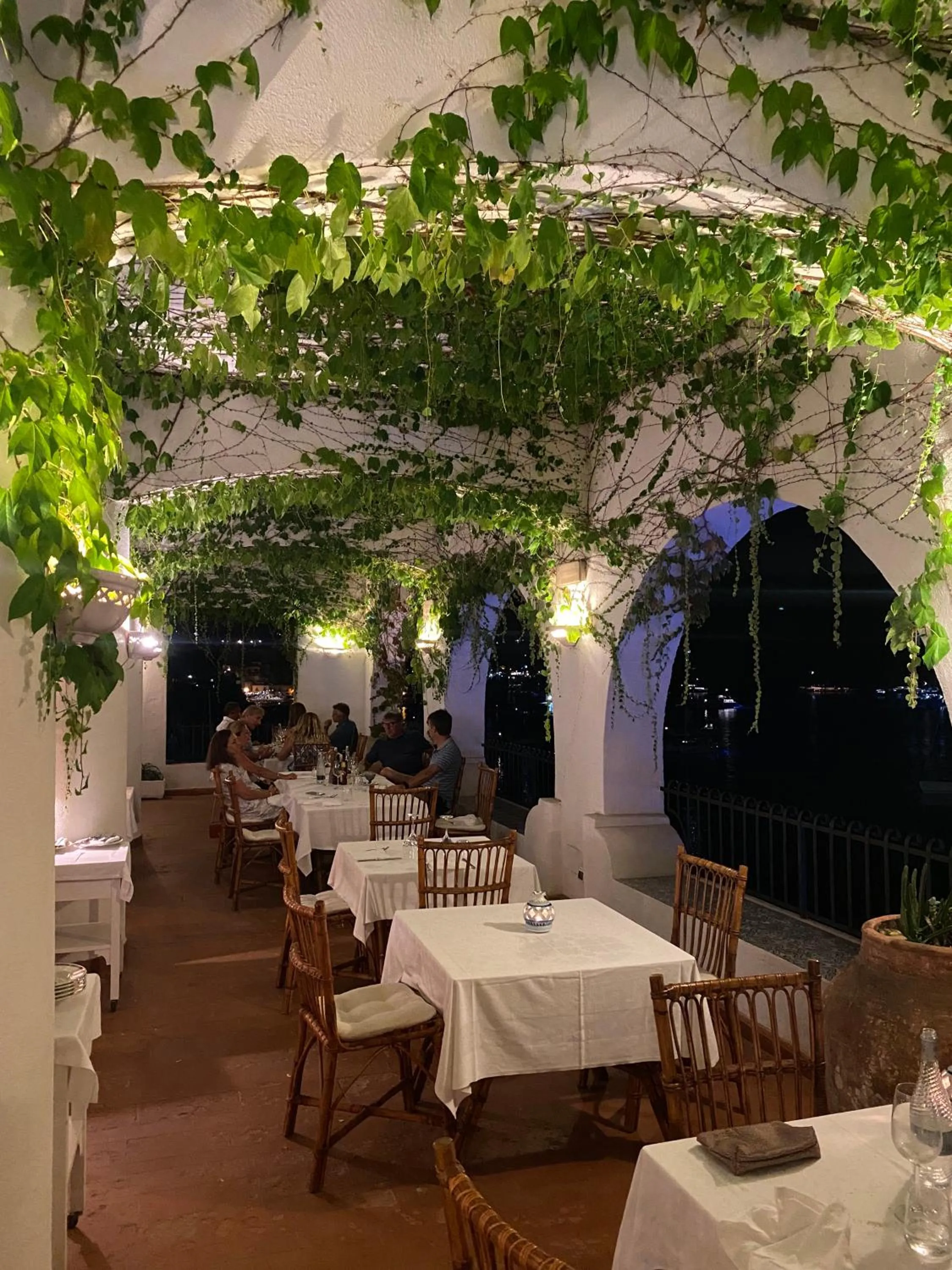 Restaurant/places to eat in Hotel Carasco