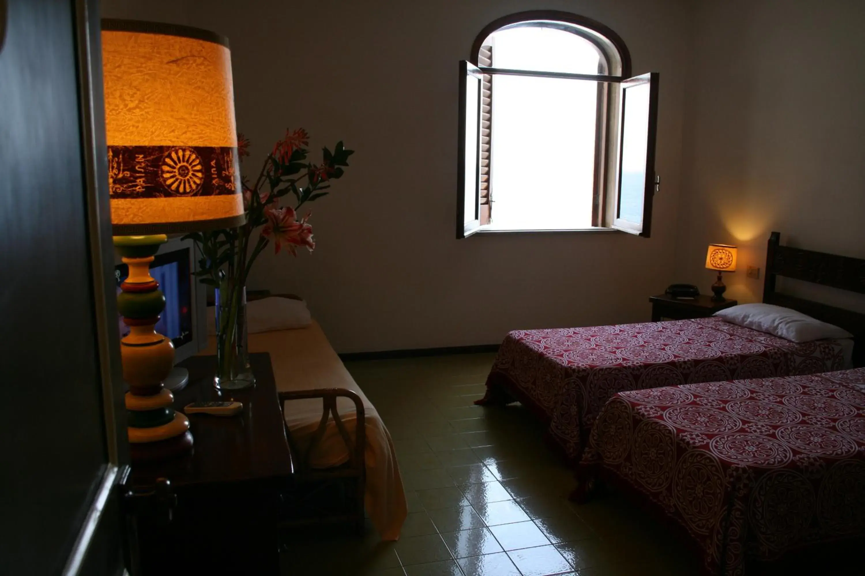 Classic Triple Room in Hotel Carasco Classic Triple Room in Hotel Carasco