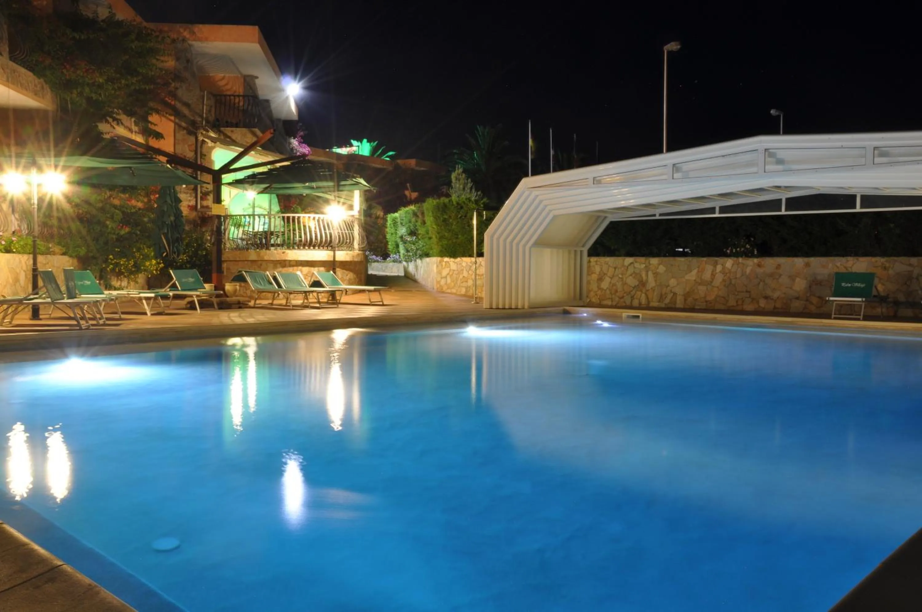 Swimming pool in Palm Village