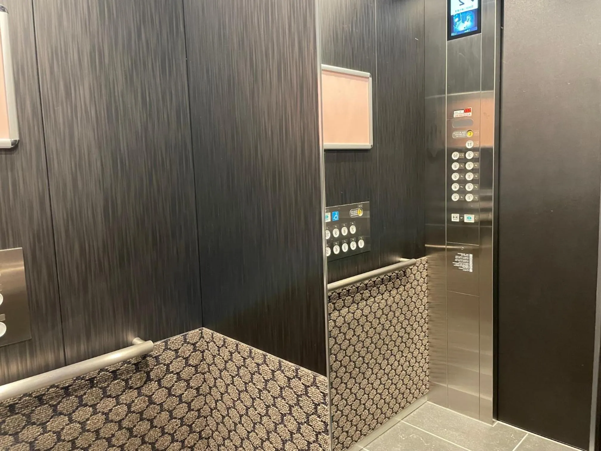 elevator in KOKO HOTEL Residence Asakusa Tawaramachi