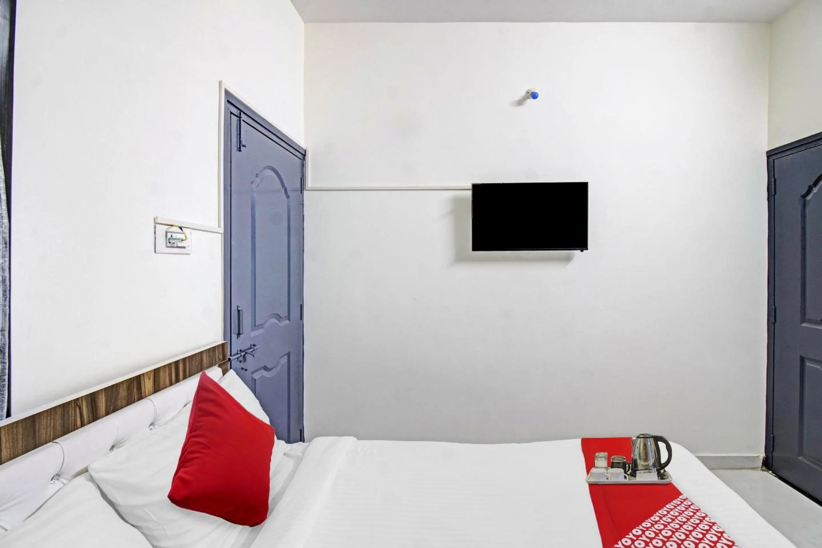 Bedroom, Bed in Hotel O Pritesh Grand