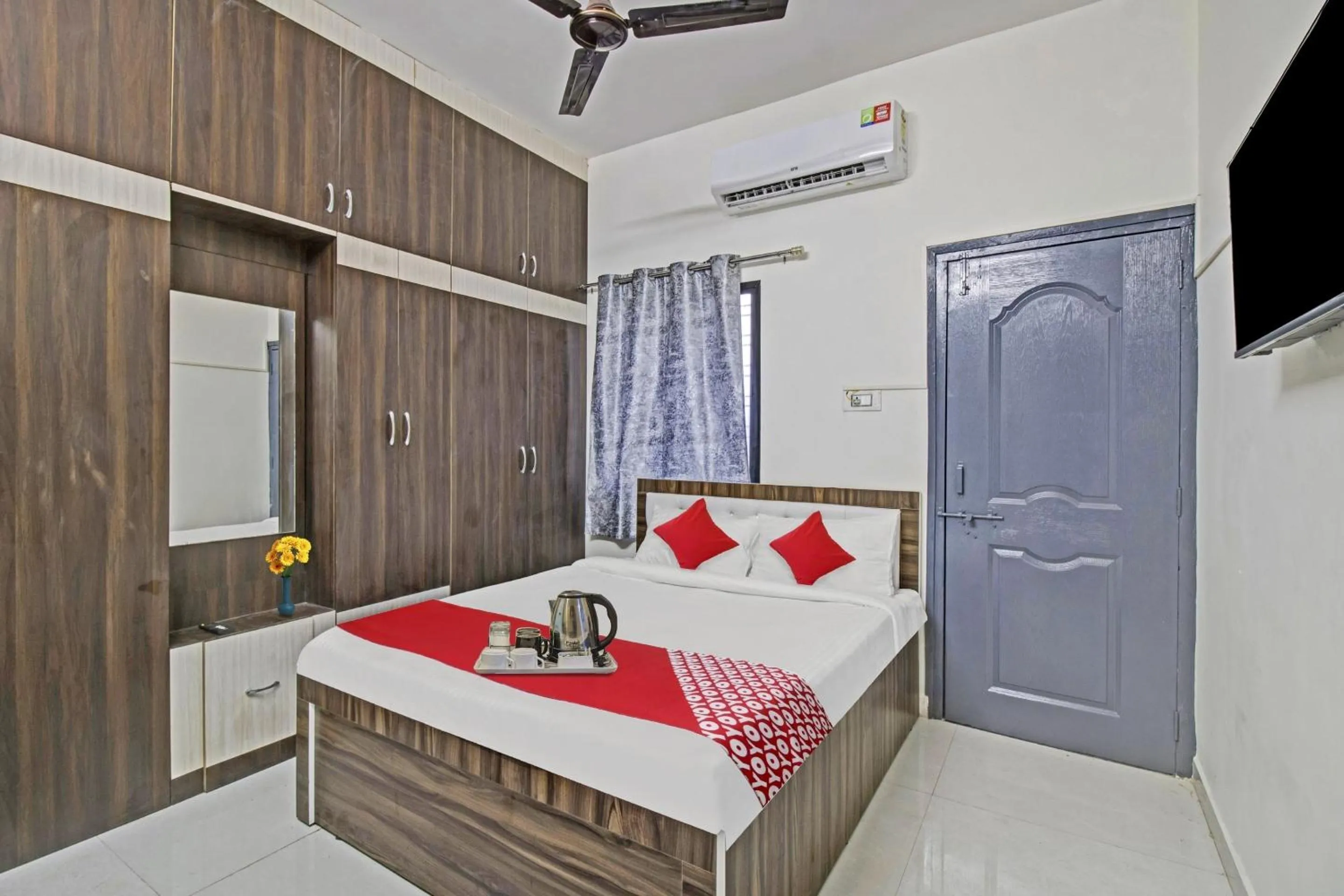 Bedroom, Bed in Hotel O Pritesh Grand