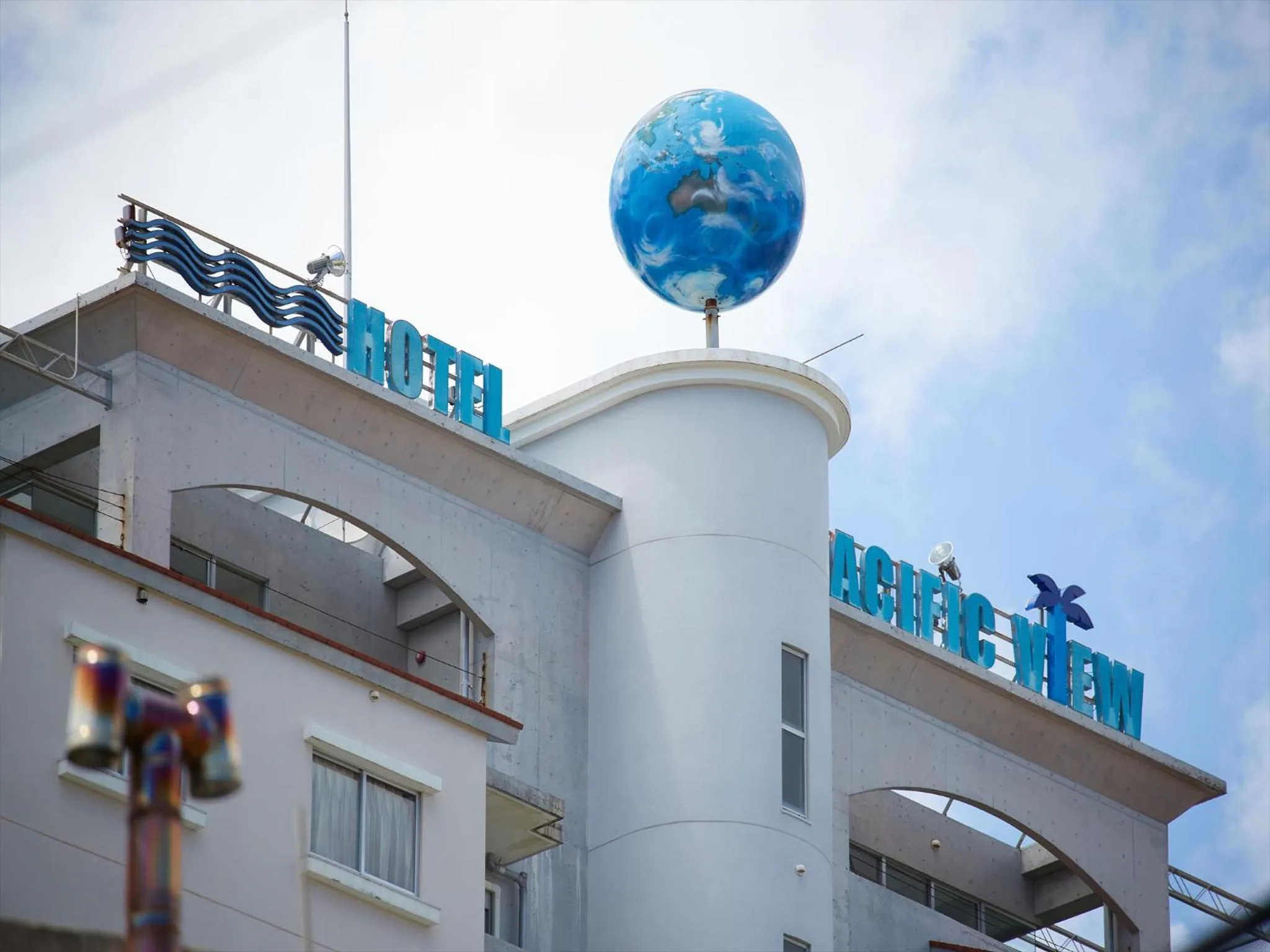 Property building in HOTEL PACIFIC VIEW Rental car included & pet-friendly